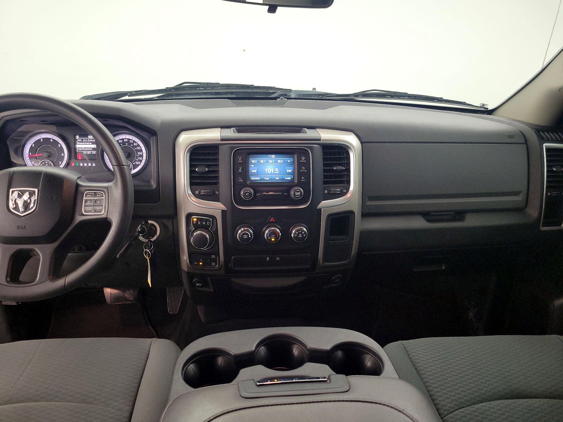 Thumbnail: 2019 RAM 1500 Classic - 9