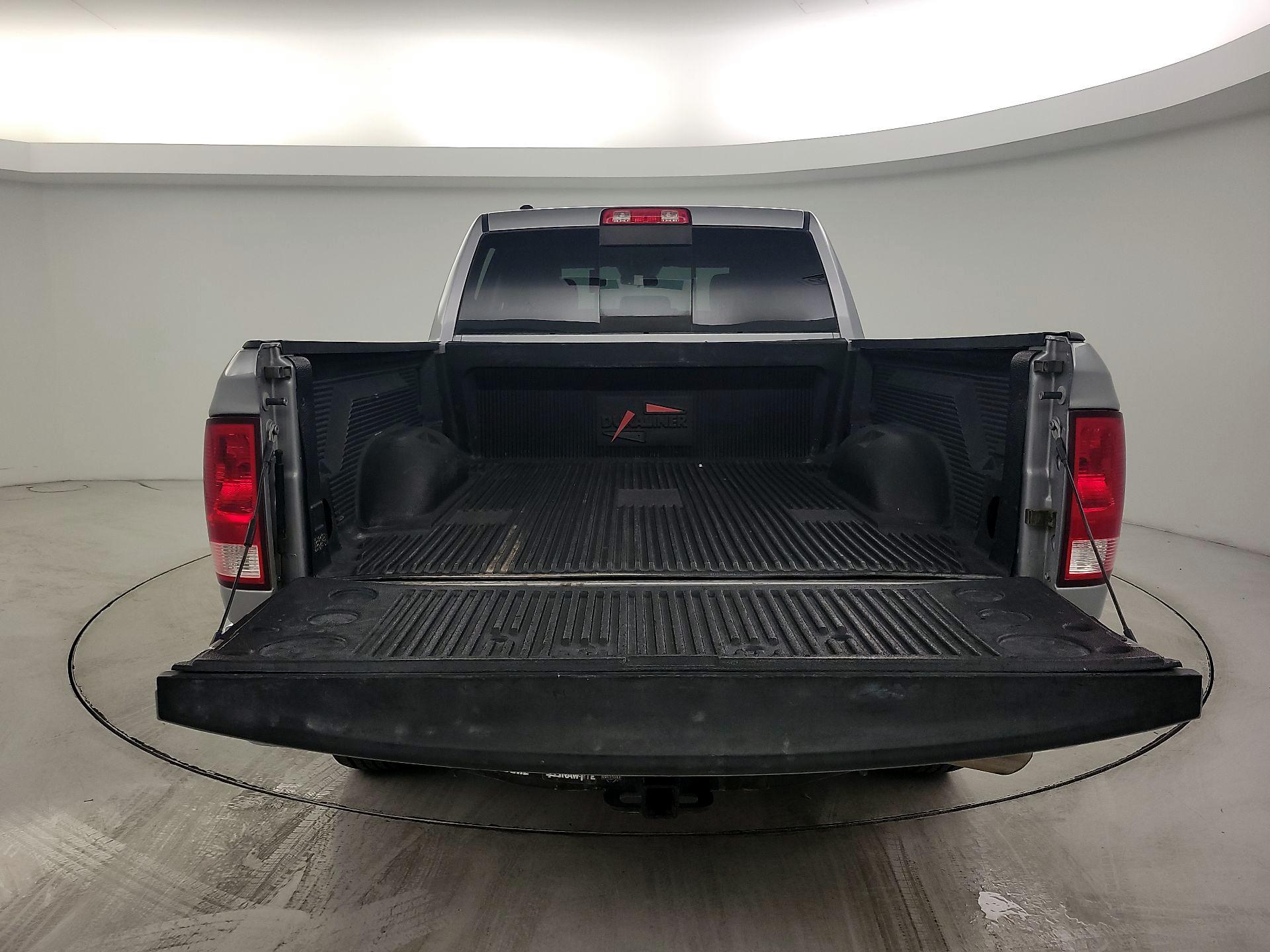 Thumbnail: 2019 RAM 1500 Classic - 20