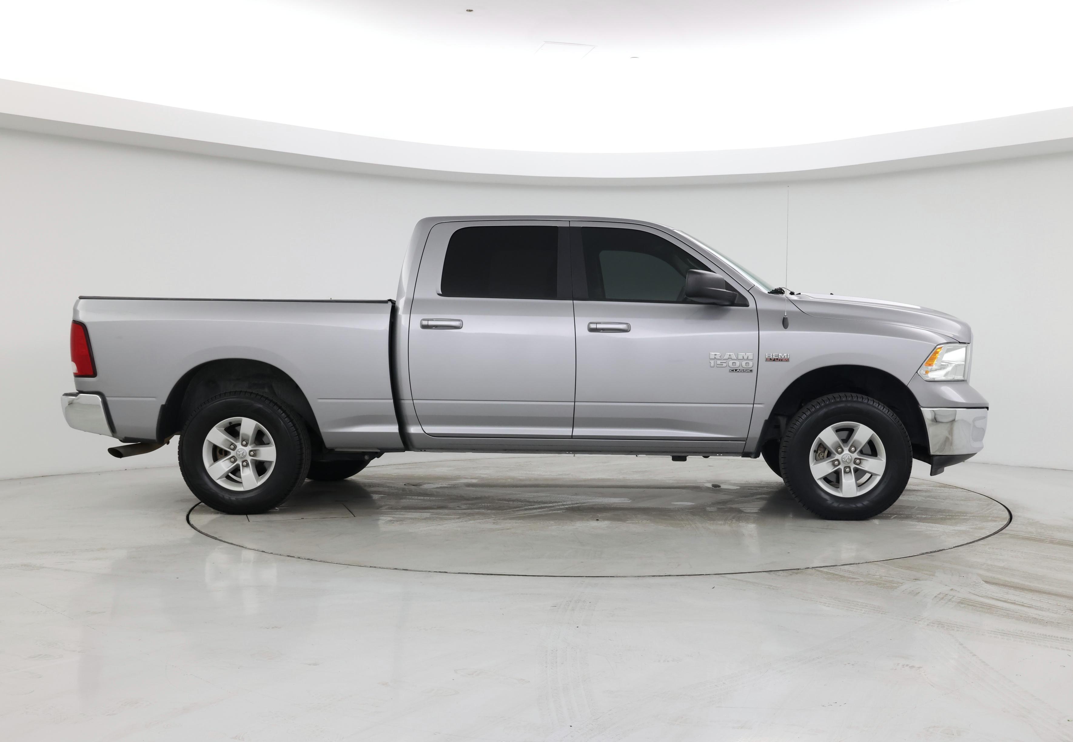 Thumbnail: 2019 RAM 1500 Classic - 7