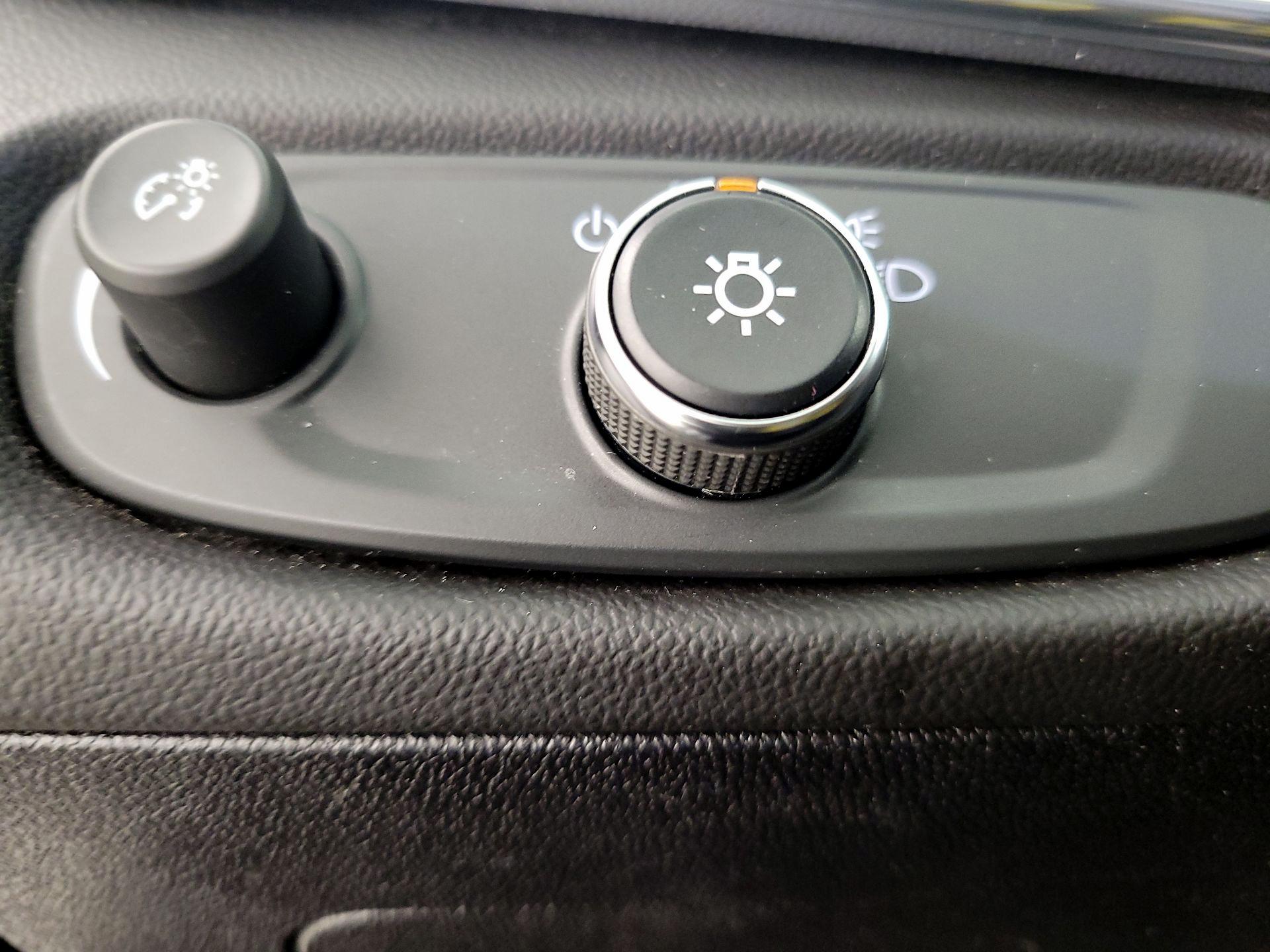 Thumbnail: 2018 Chevrolet Volt - 13