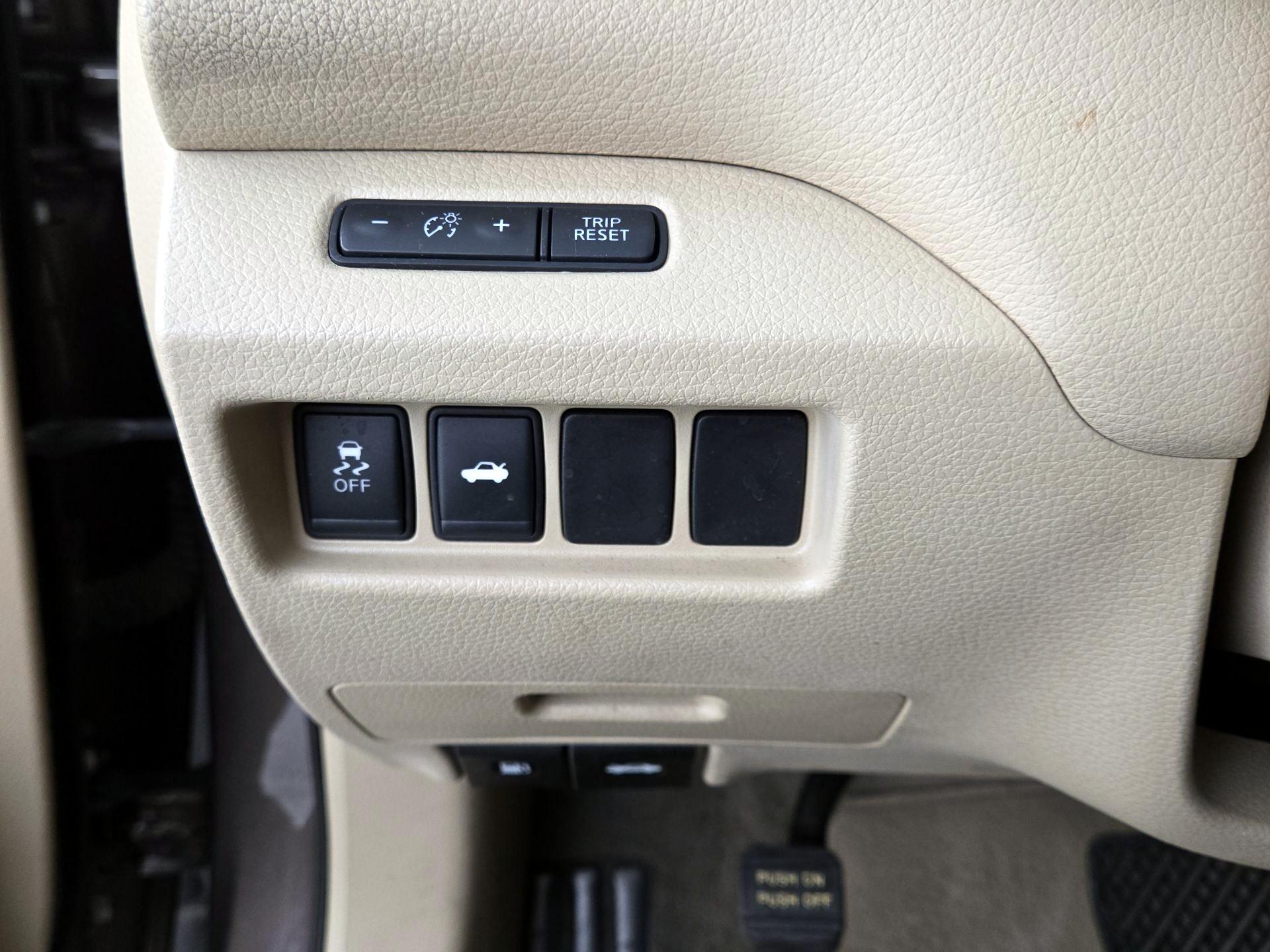 Thumbnail: 2014 Nissan Altima - 13