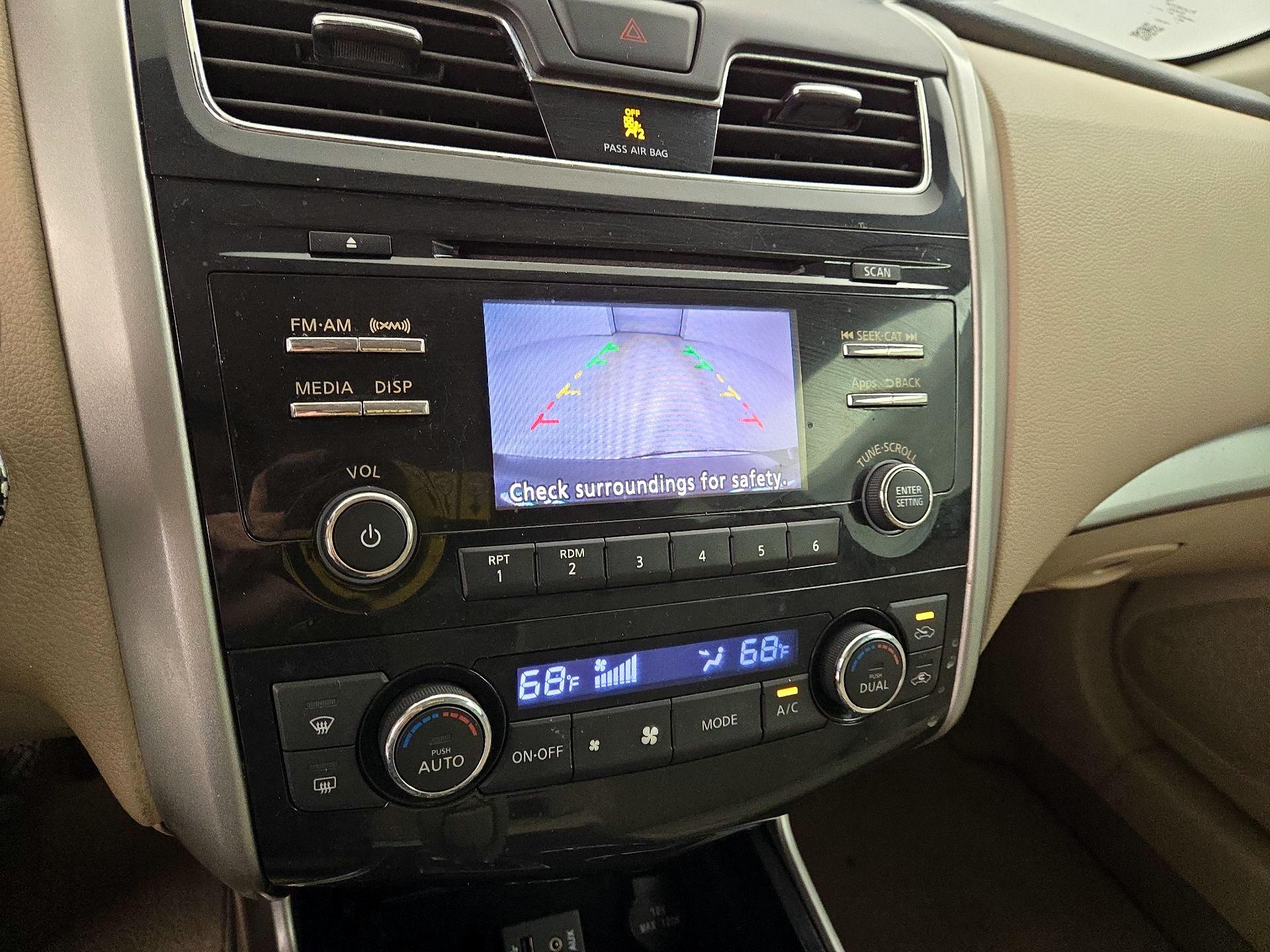 Thumbnail: 2014 Nissan Altima - 14