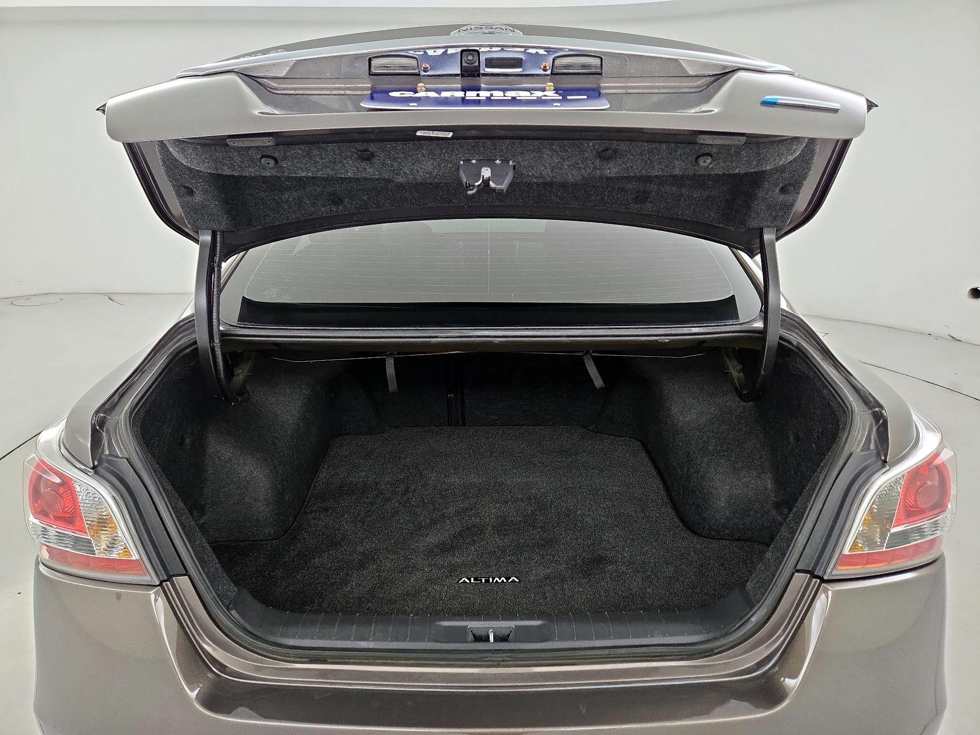 Thumbnail: 2014 Nissan Altima - 20