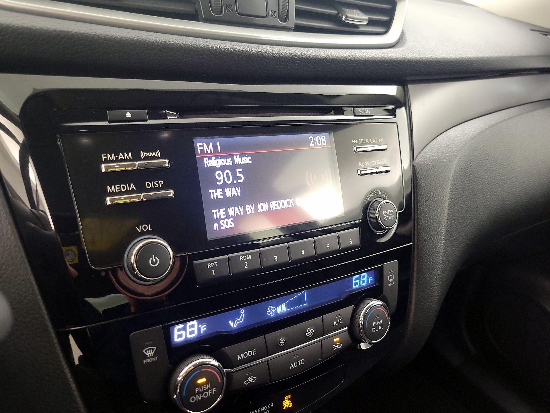 Thumbnail: 2015 Nissan Rogue - 15