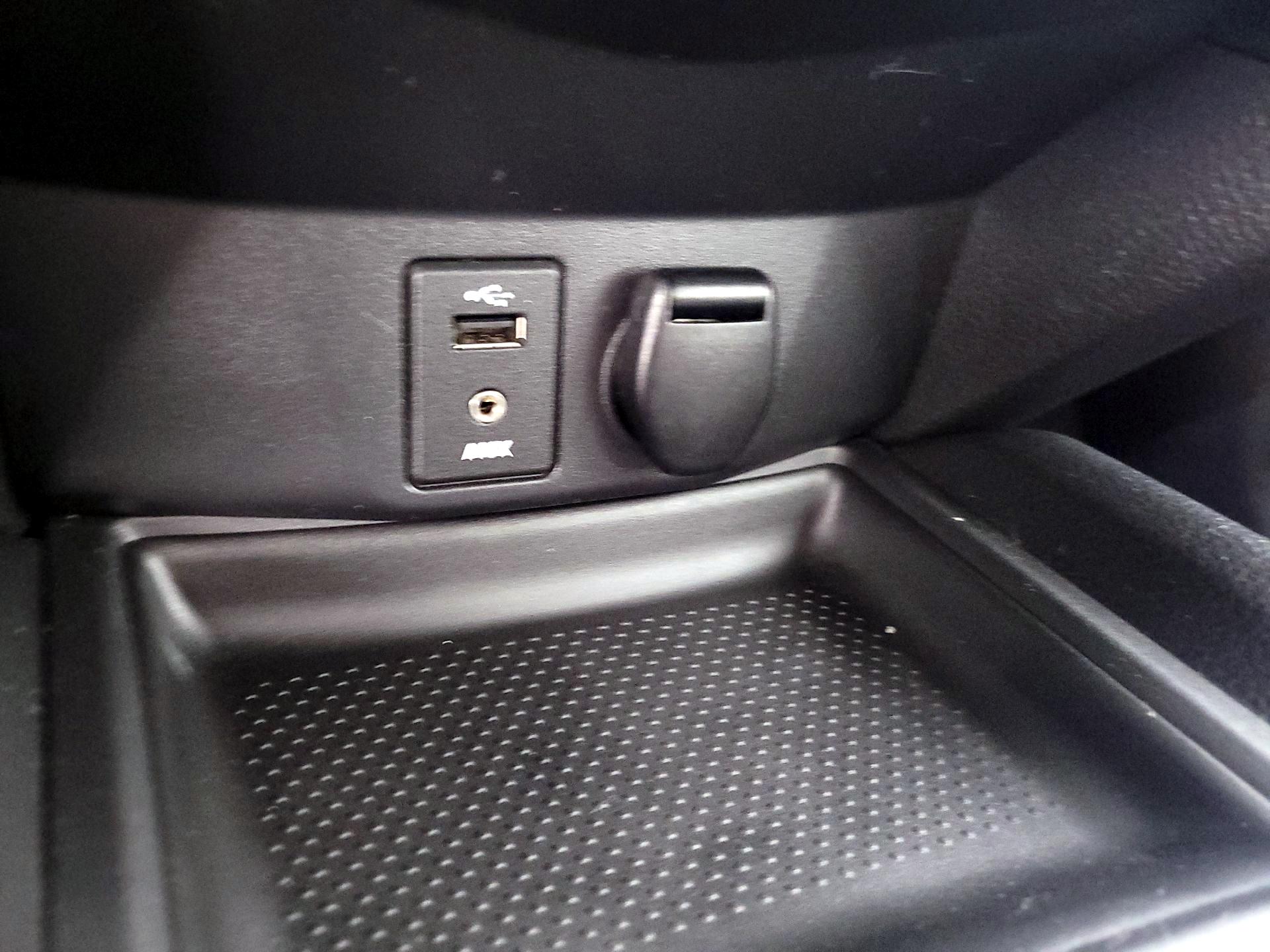 Thumbnail: 2015 Nissan Rogue - 18