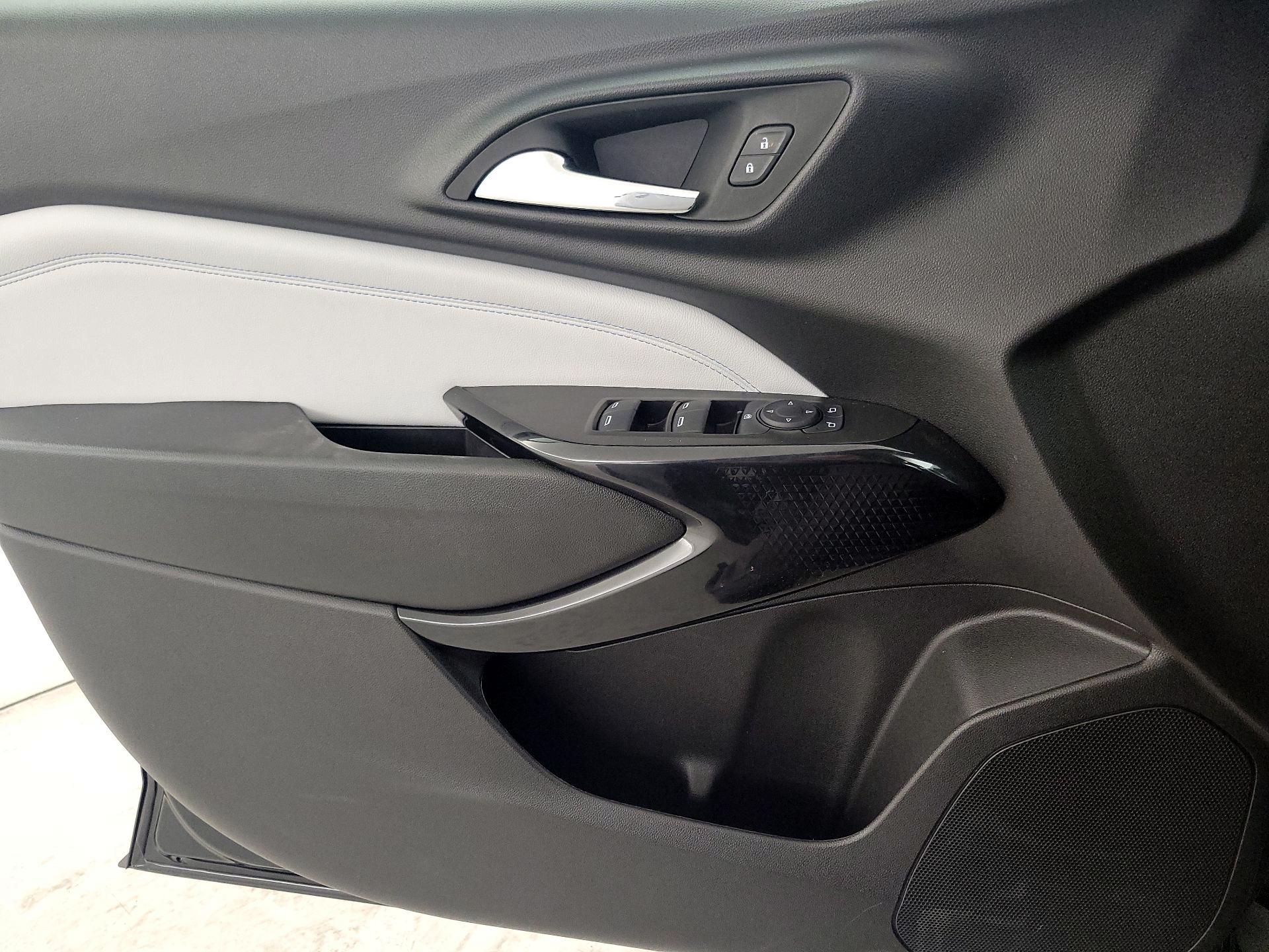 Thumbnail: 2025 Chevrolet Trax - 12