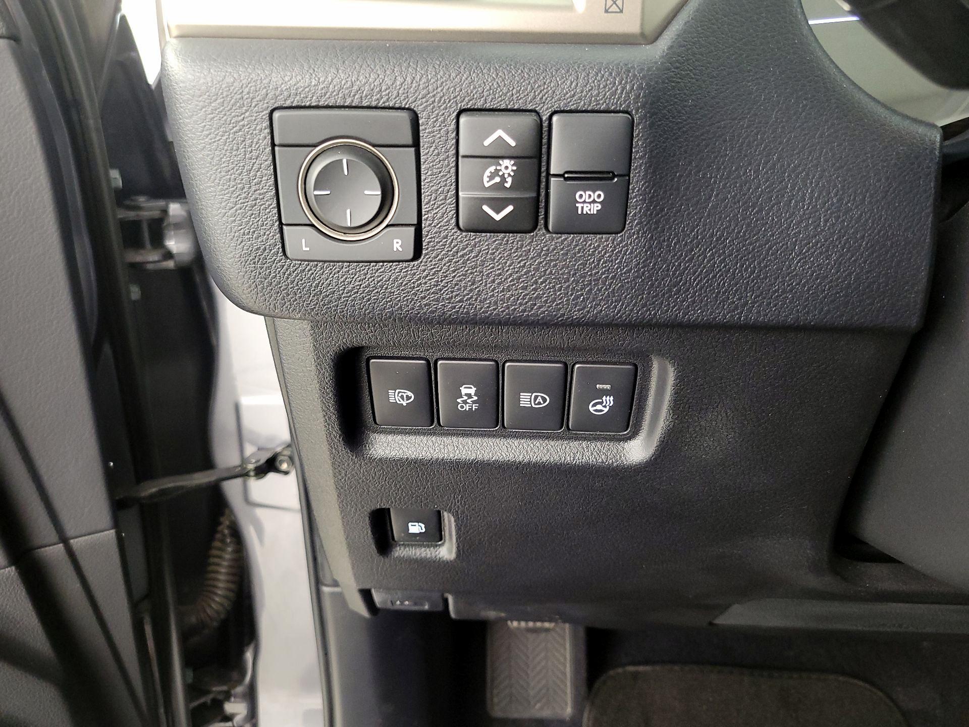 Thumbnail: 2021 Lexus GX - 13