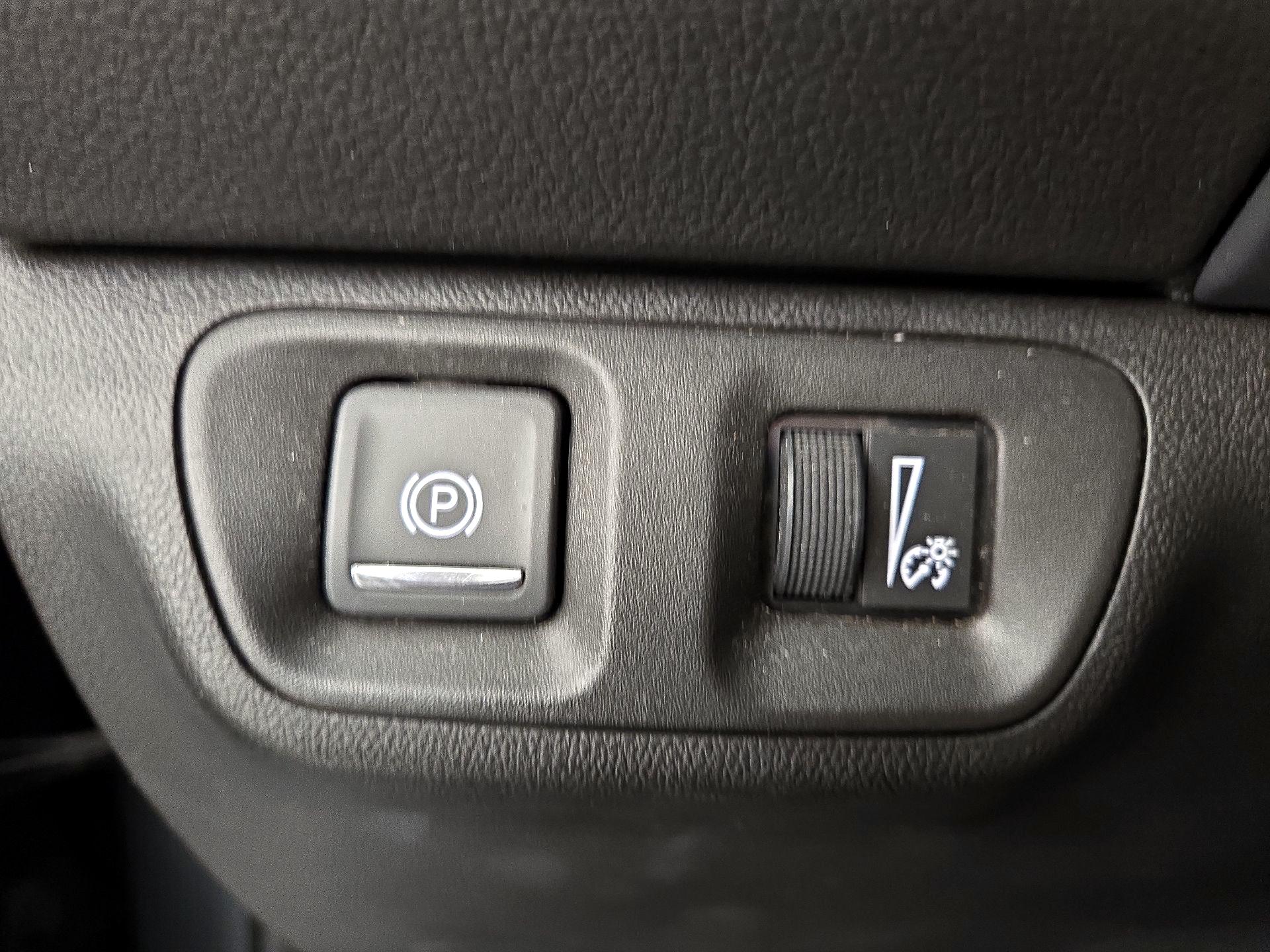 Thumbnail: 2023 GMC Acadia - 13