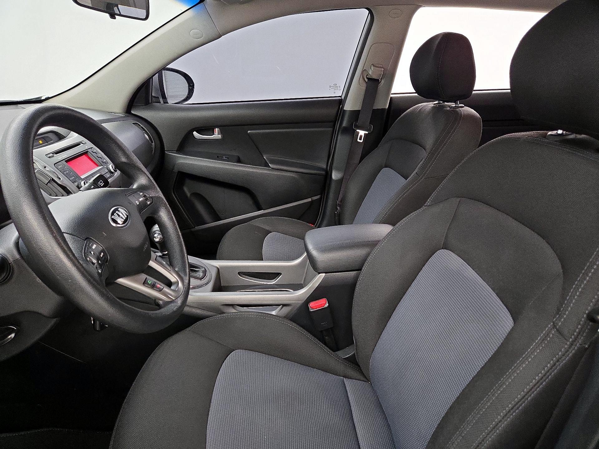 Thumbnail: 2016 Kia Sportage - 9