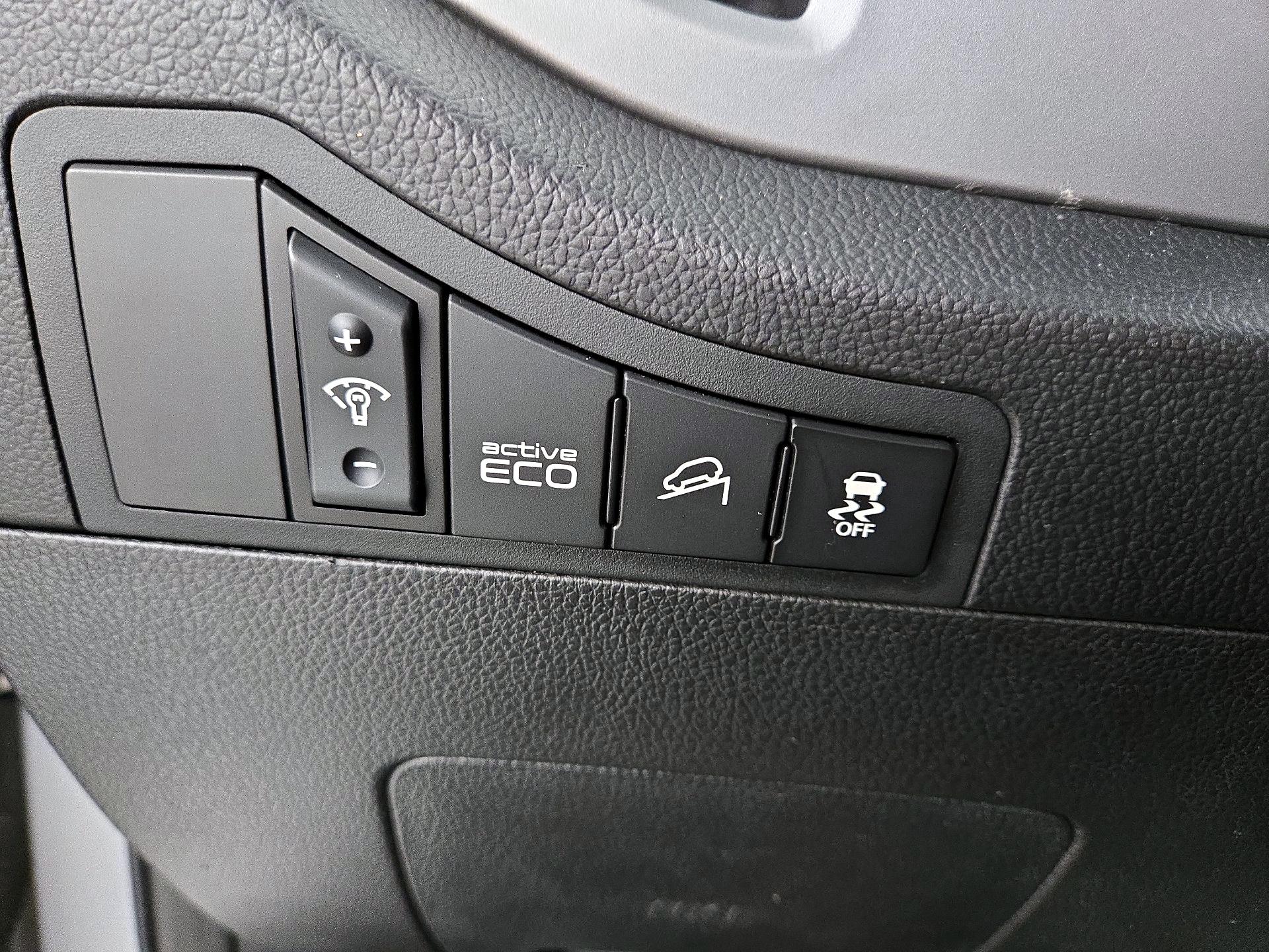 Thumbnail: 2016 Kia Sportage - 11