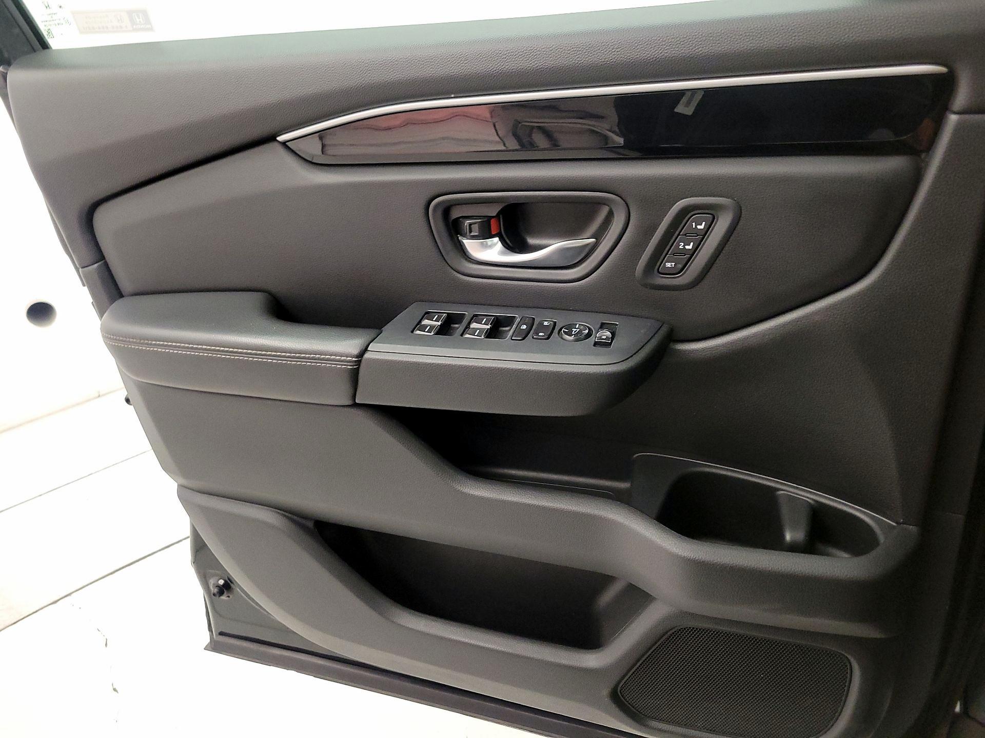 Thumbnail: 2025 Honda Pilot - 12