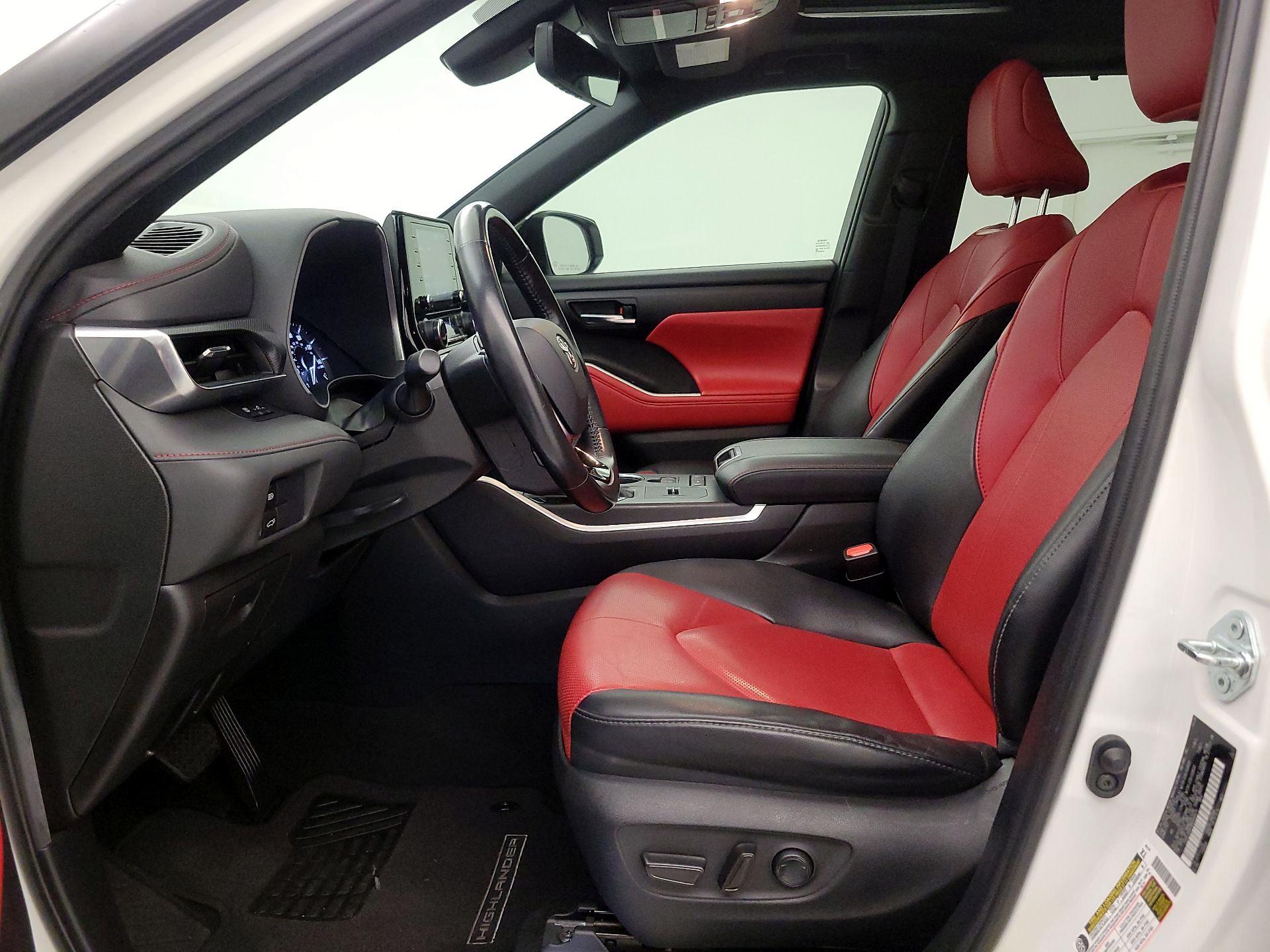 Thumbnail: 2021 Toyota Highlander - 11