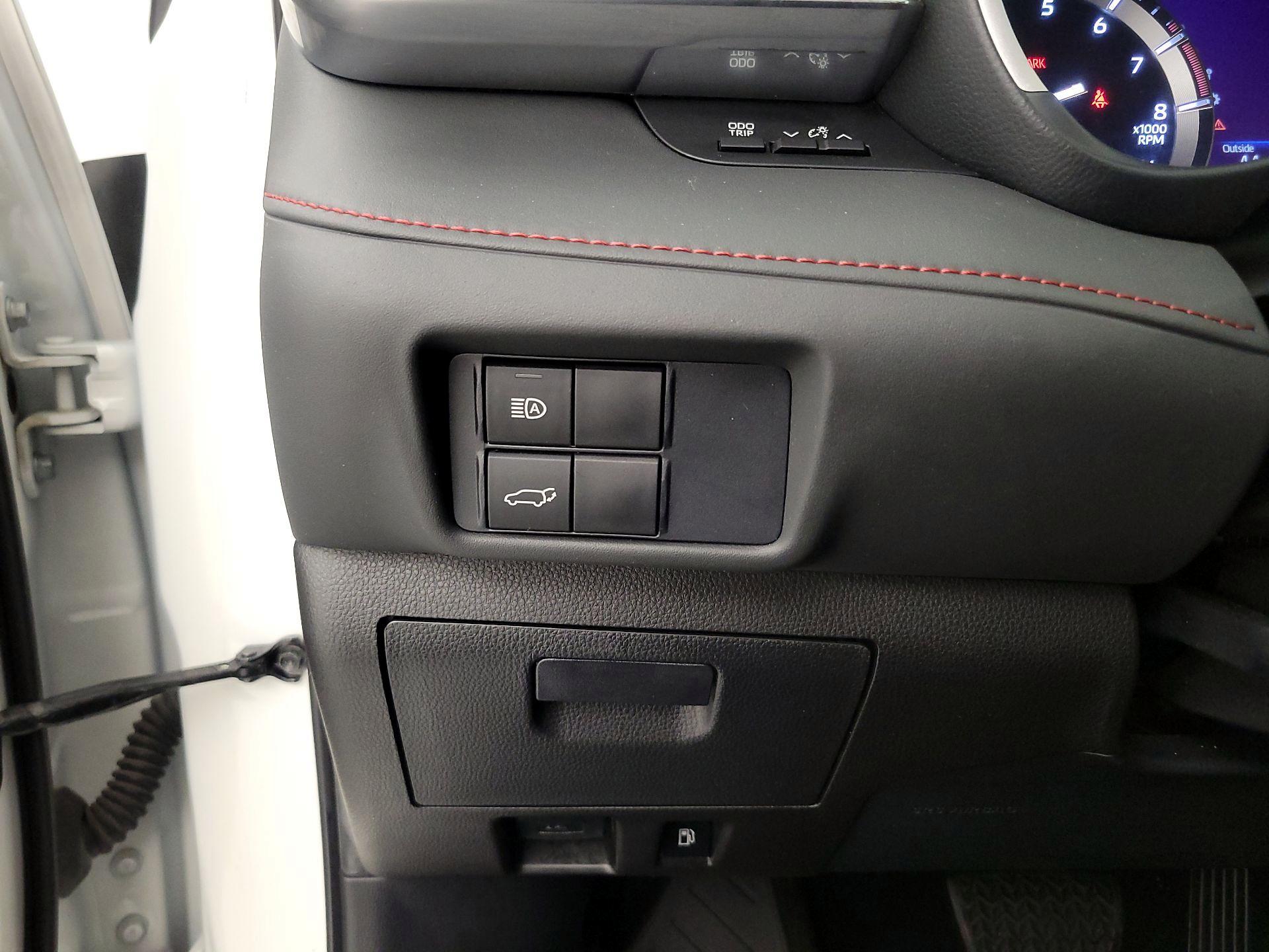 Thumbnail: 2021 Toyota Highlander - 13