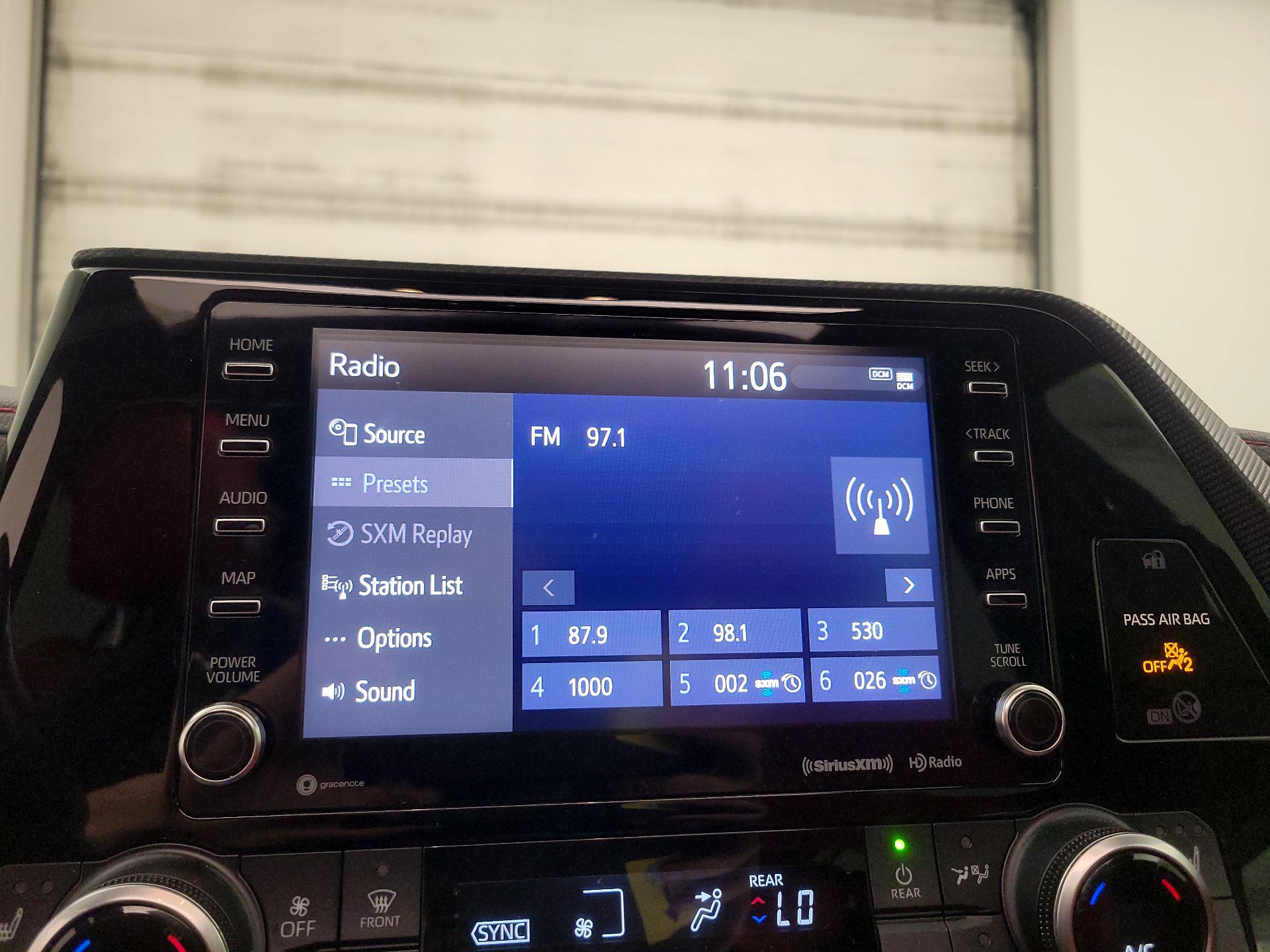 Thumbnail: 2021 Toyota Highlander - 15