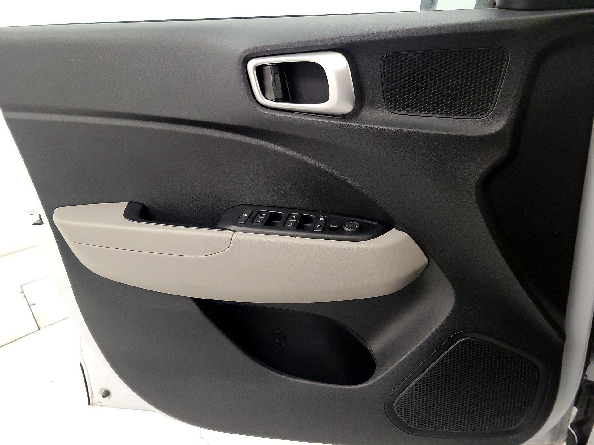 Thumbnail: 2023 Hyundai Venue - 12