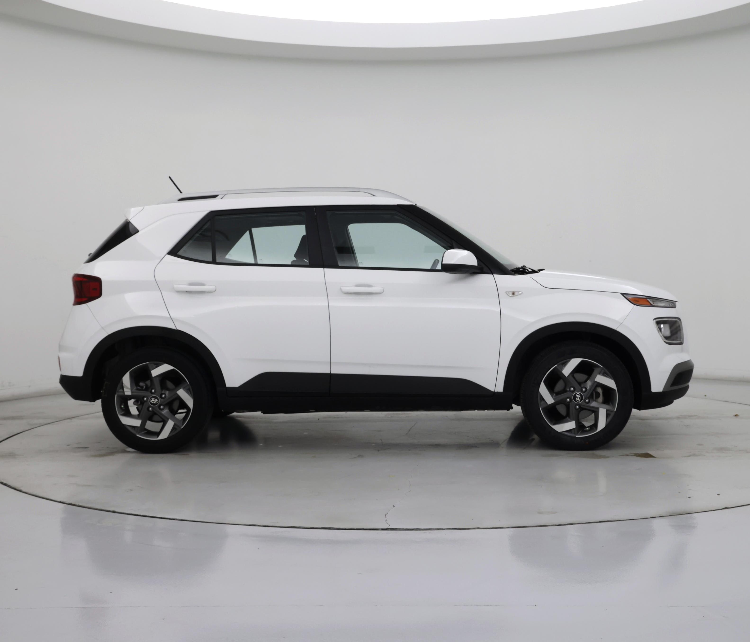 Thumbnail: 2023 Hyundai Venue - 7