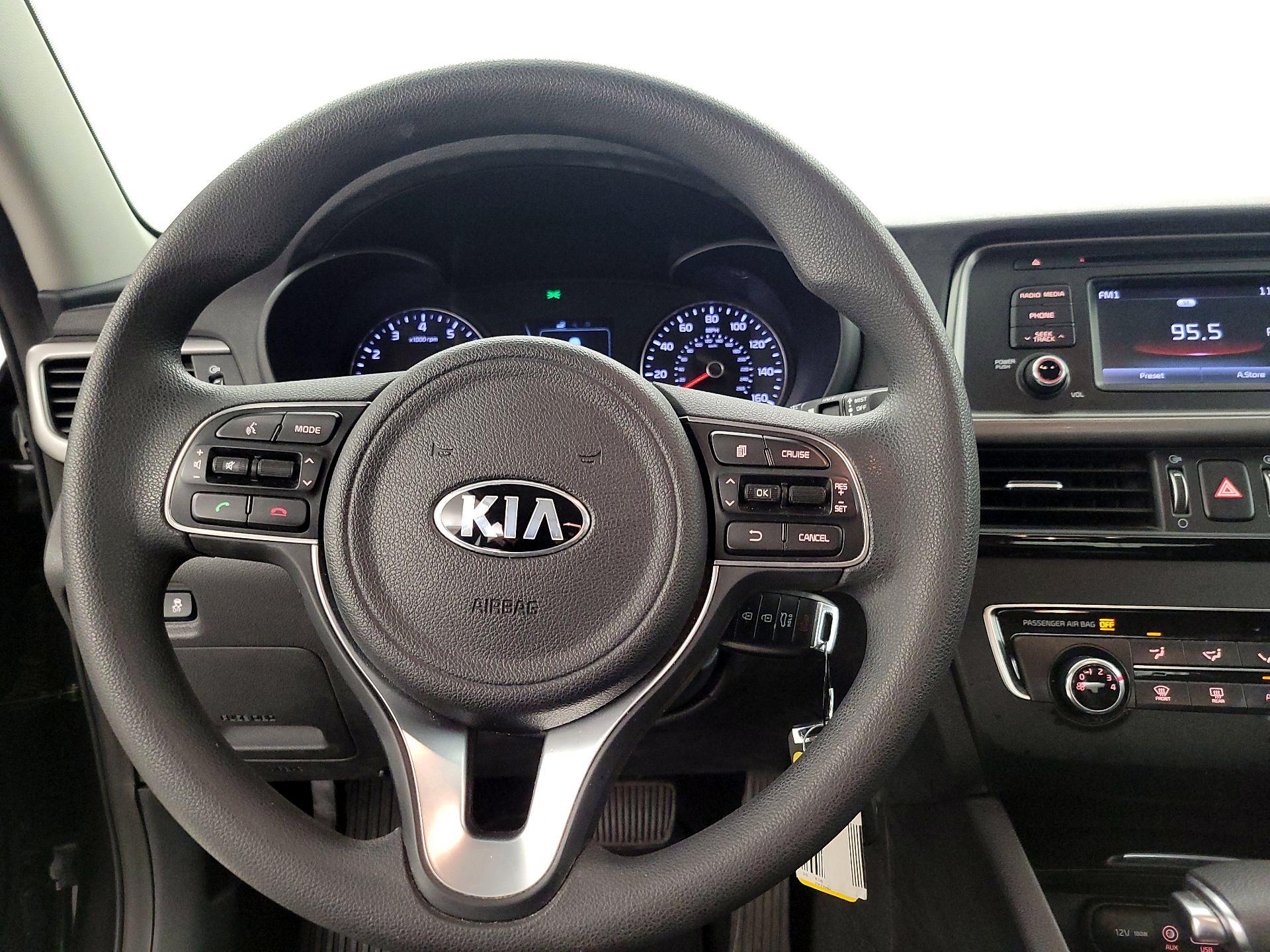 Thumbnail: 2016 Kia Optima - 10