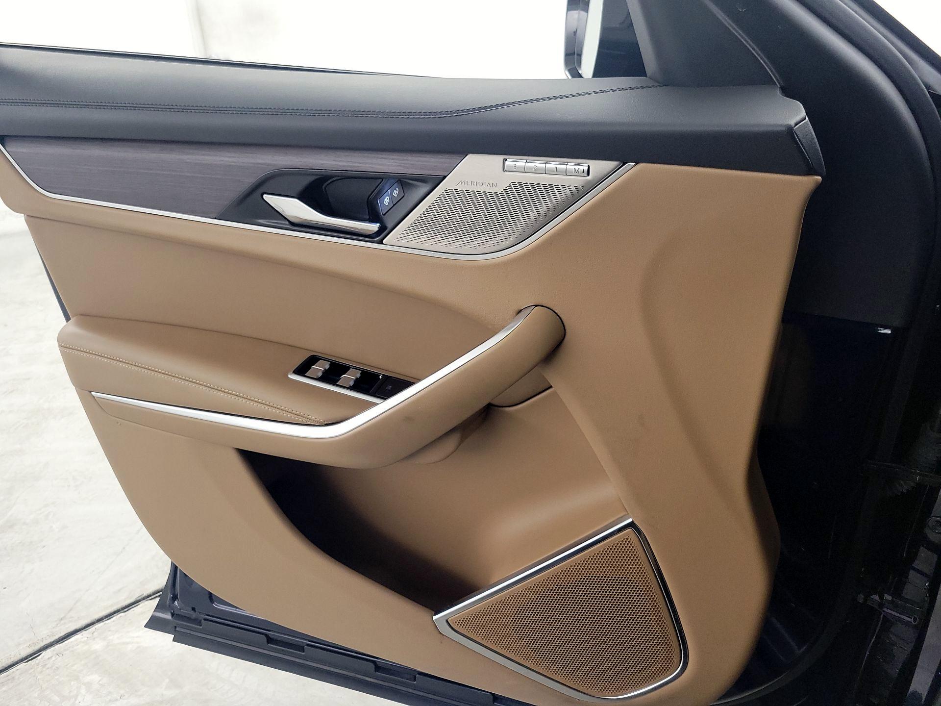 Thumbnail: 2022 Jaguar F-Pace - 12