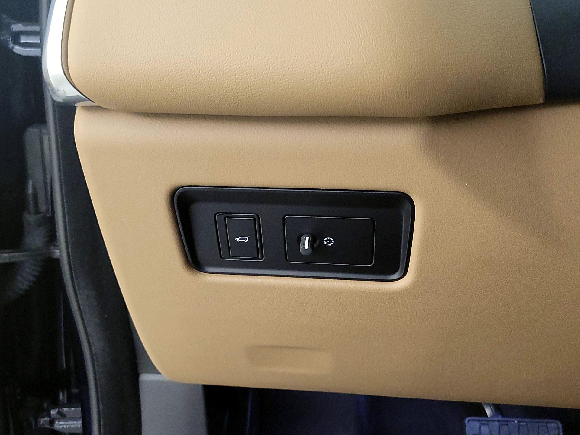 Thumbnail: 2022 Jaguar F-Pace - 13