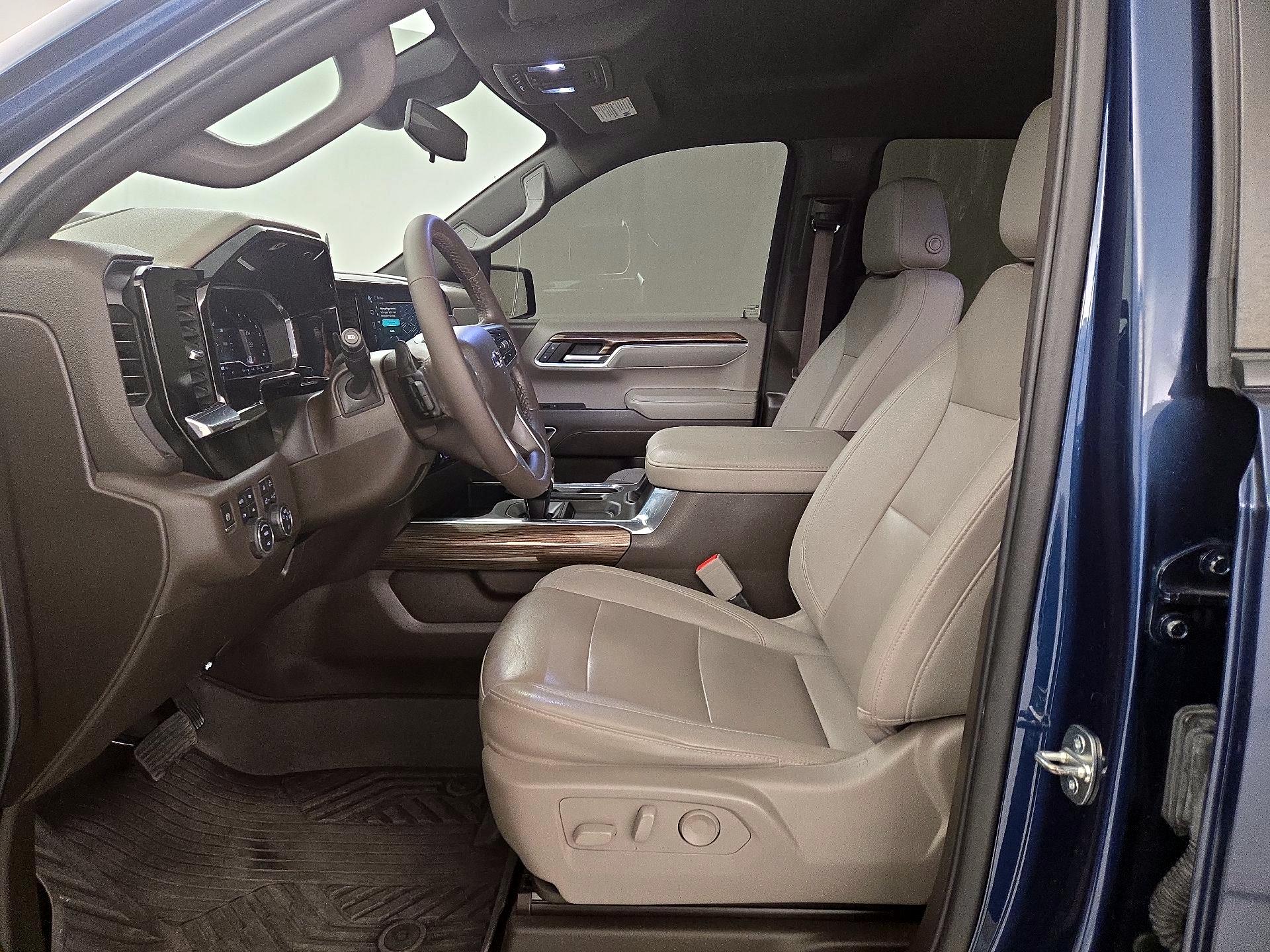 Thumbnail: 2023 Chevrolet Silverado 1500 - 11