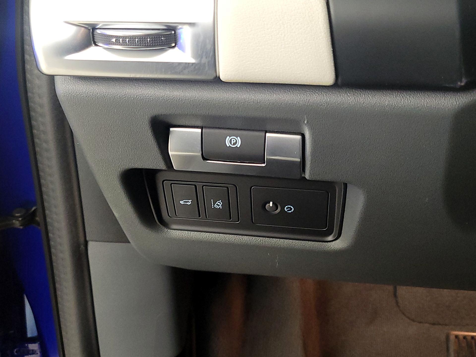 Thumbnail: 2020 Jaguar E-Pace - 13