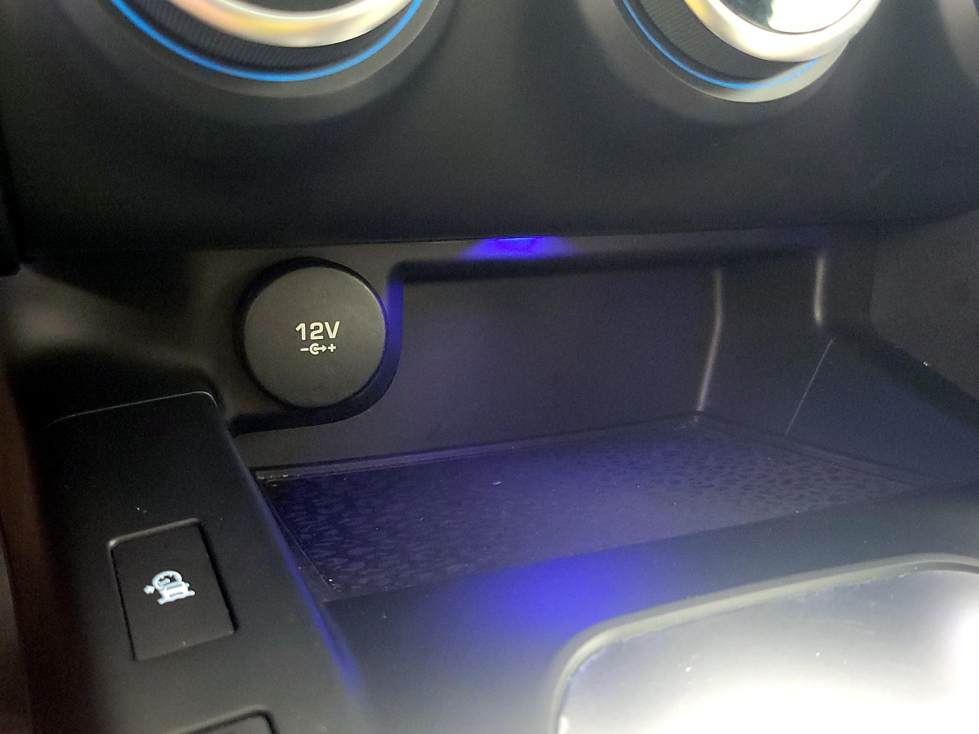 Thumbnail: 2020 Jaguar E-Pace - 19