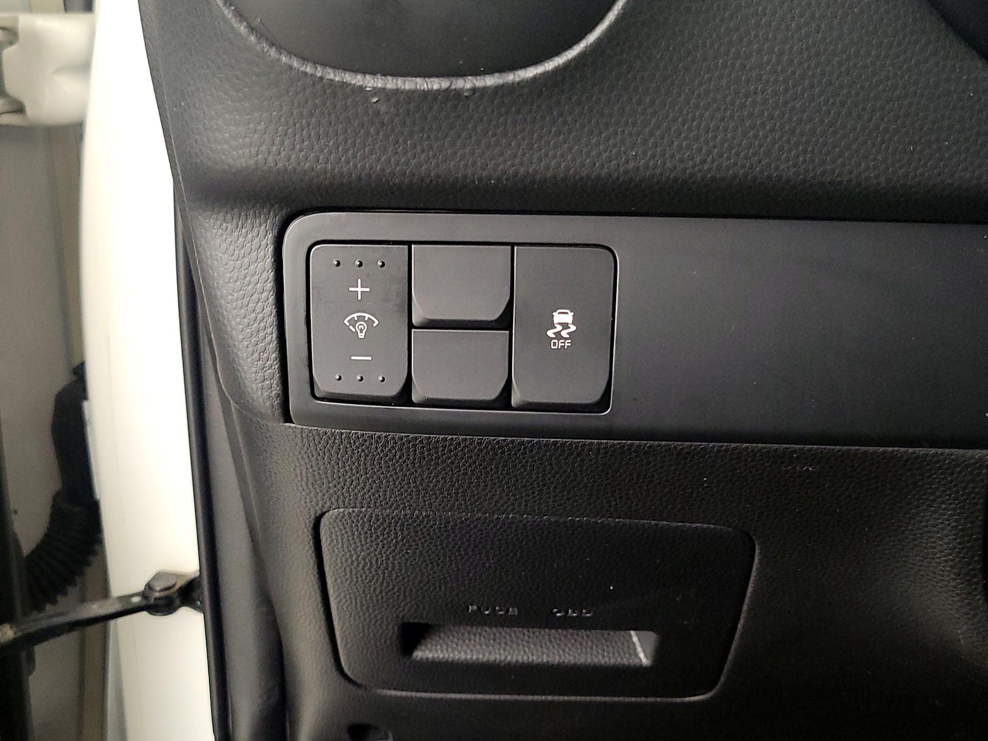 Thumbnail: 2018 Kia Soul - 13