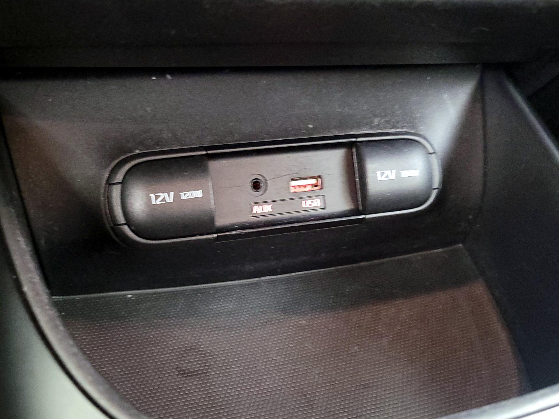 Thumbnail: 2018 Kia Soul - 18