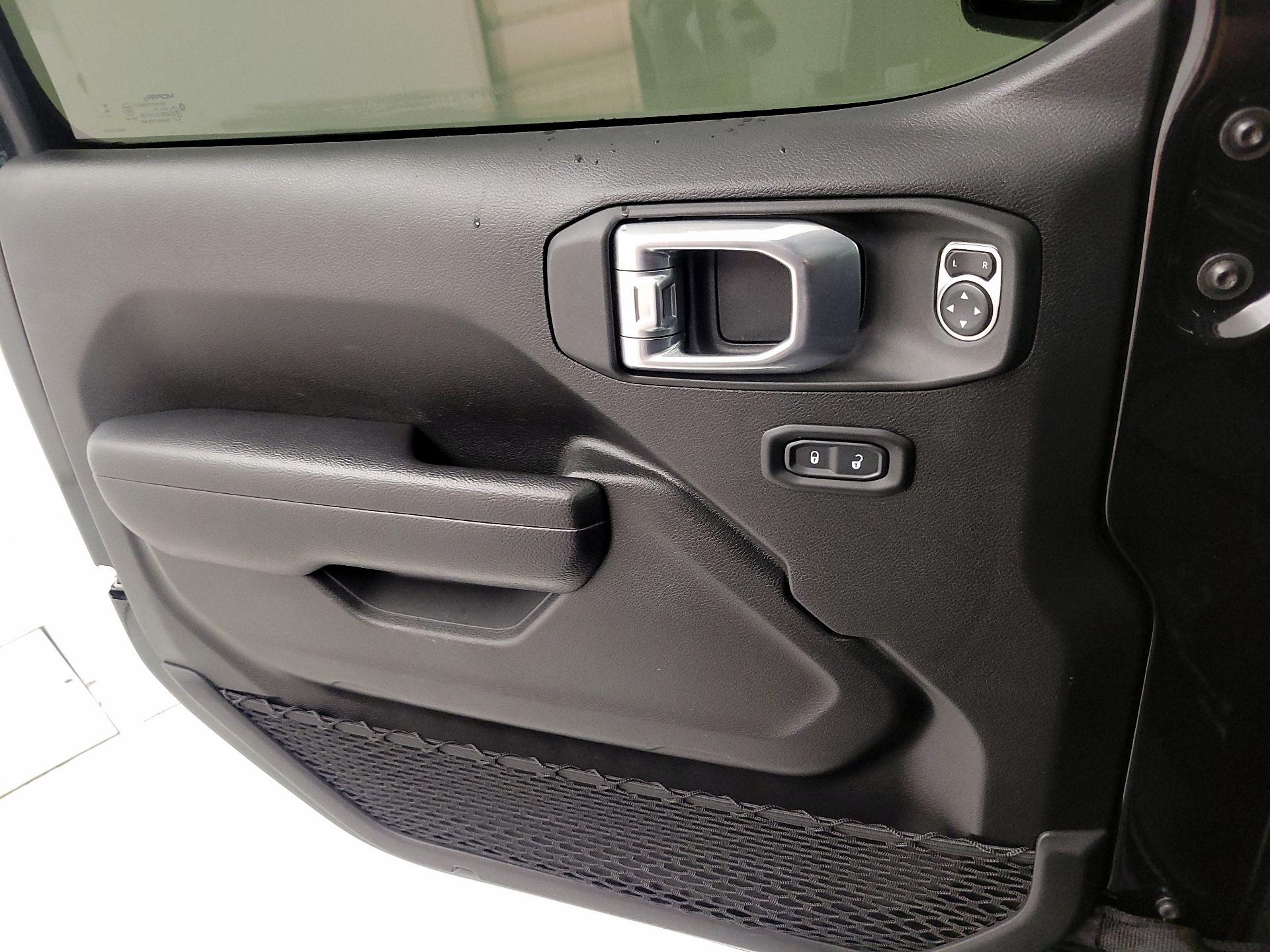 Thumbnail: 2023 Jeep Gladiator - 12