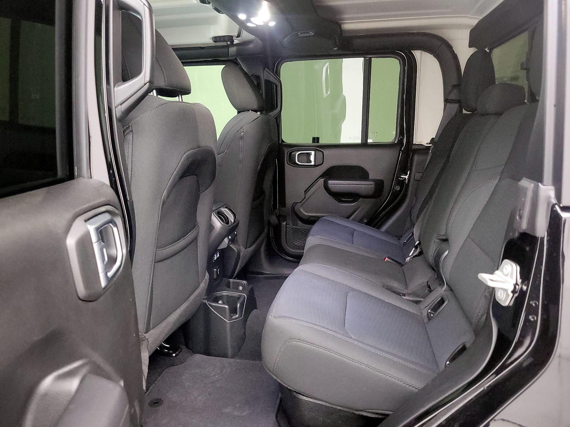 Thumbnail: 2023 Jeep Gladiator - 20