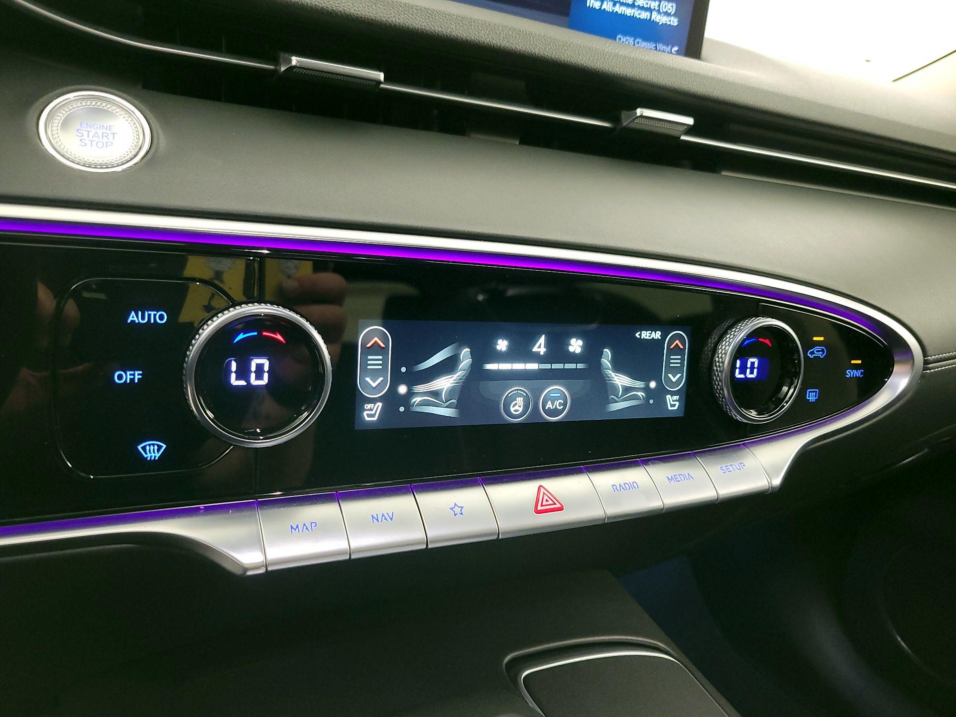 Thumbnail: 2025 Genesis GV70 - 17