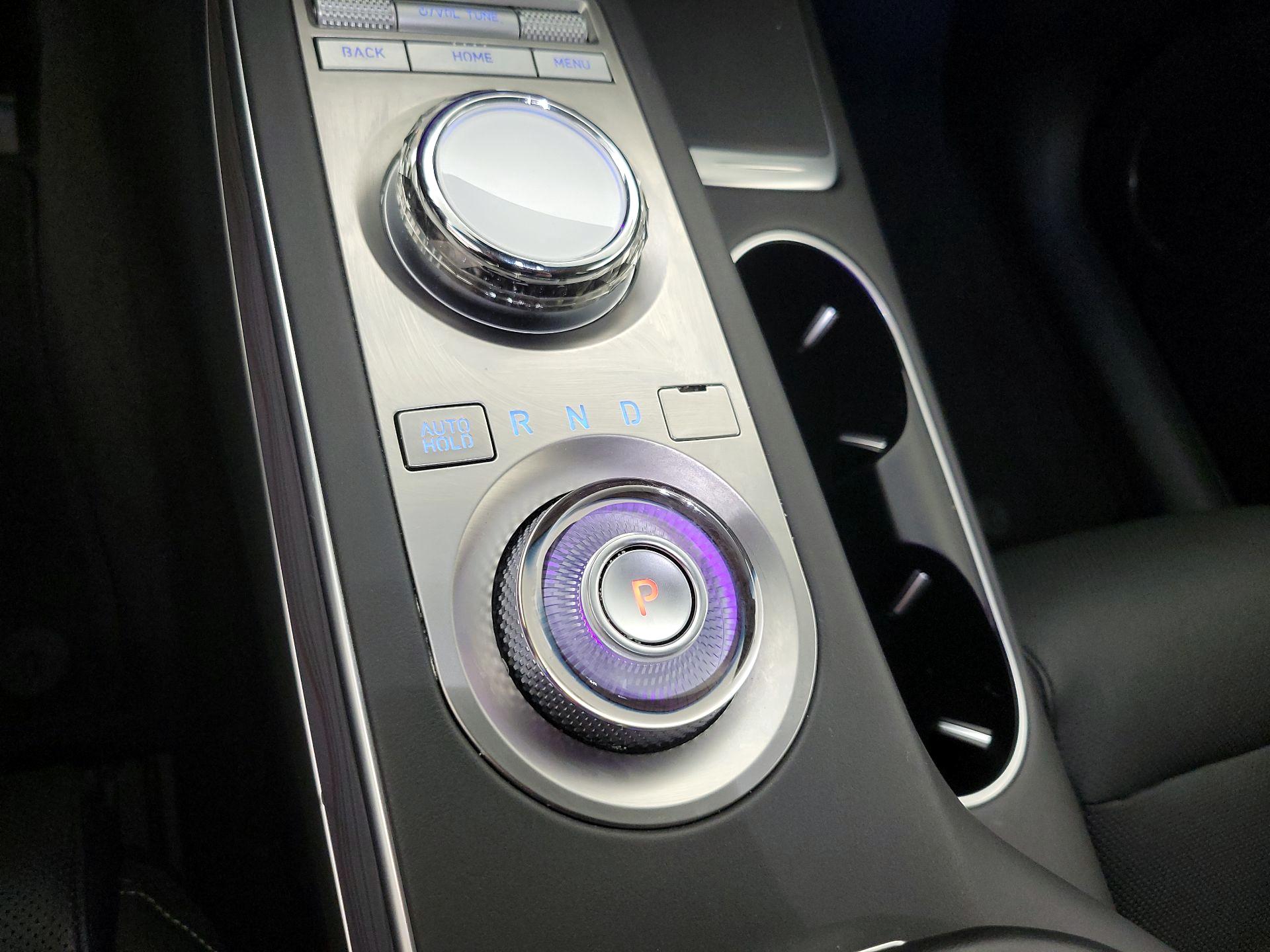 Thumbnail: 2025 Genesis GV70 - 18