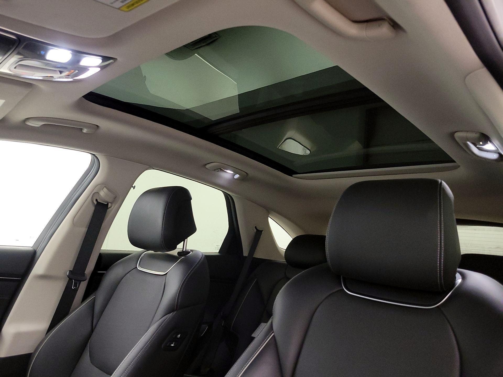 Thumbnail: 2025 Genesis GV70 - 20