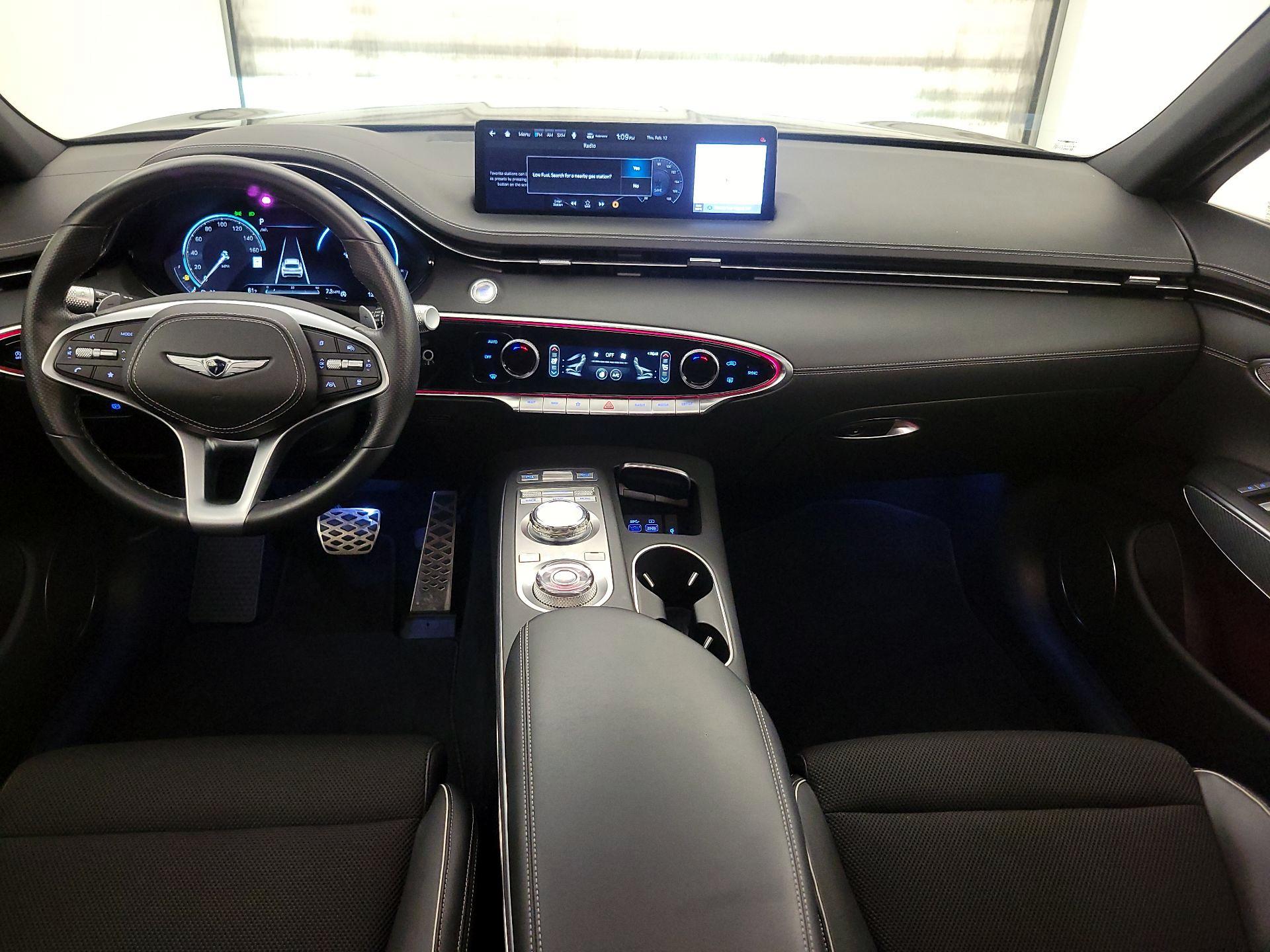 Thumbnail: 2025 Genesis GV70 - 9