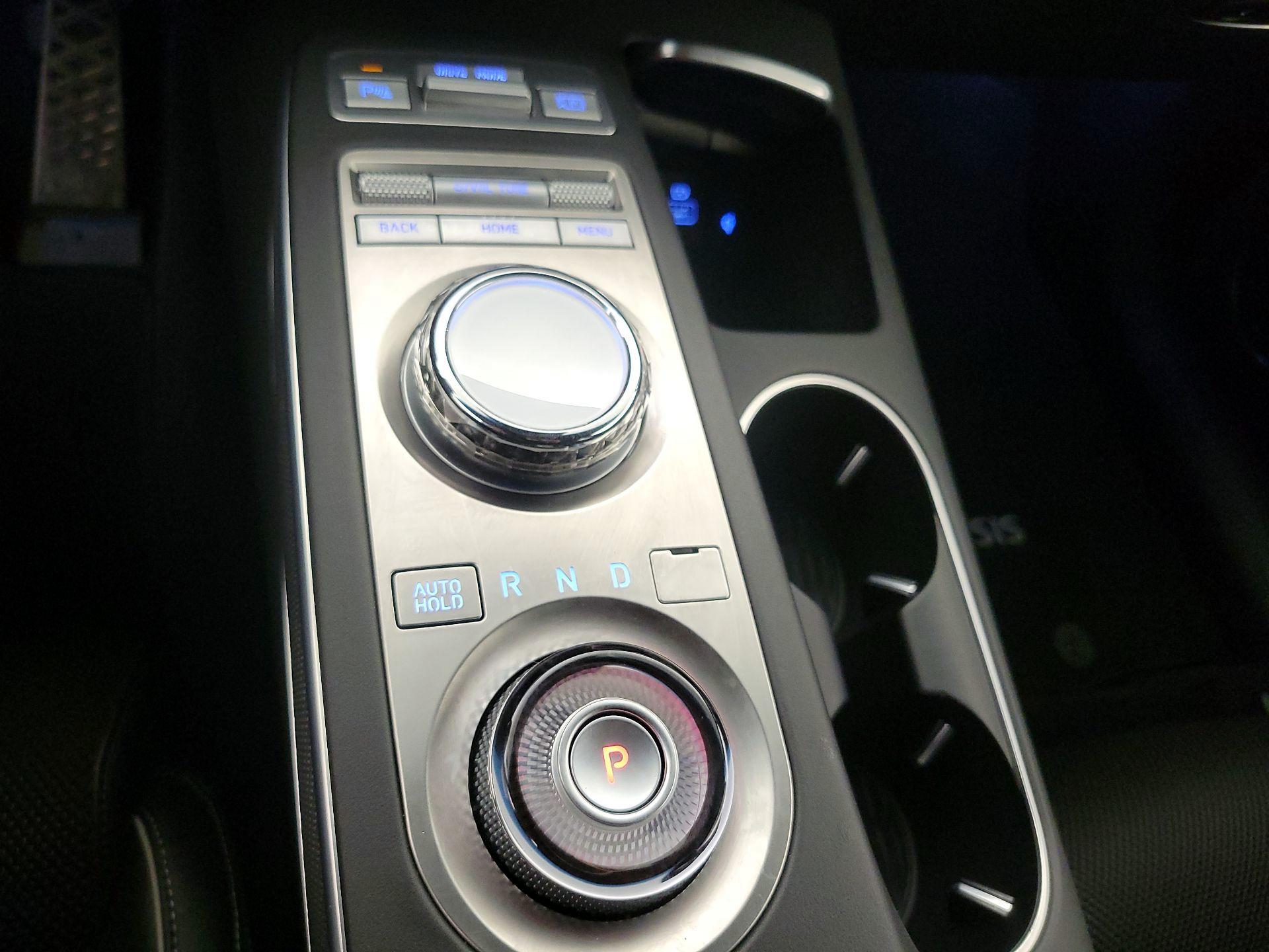 Thumbnail: 2025 Genesis GV70 - 17