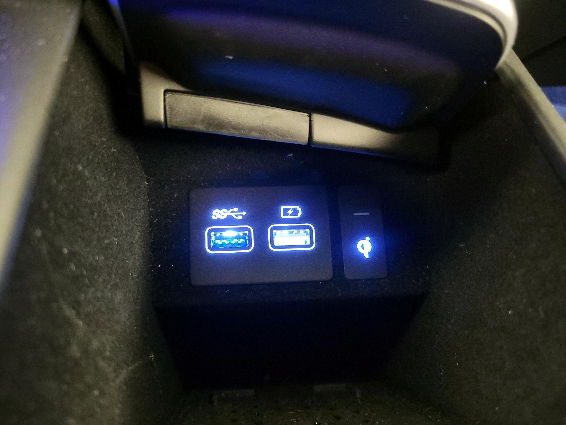 Thumbnail: 2025 Genesis GV70 - 19