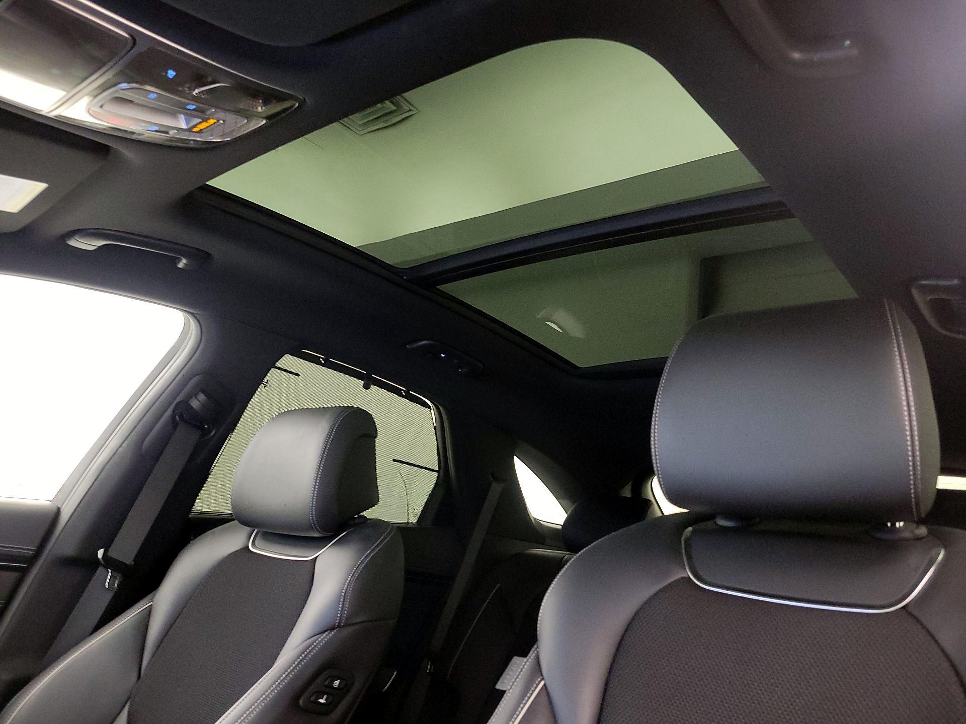 Thumbnail: 2025 Genesis GV70 - 20