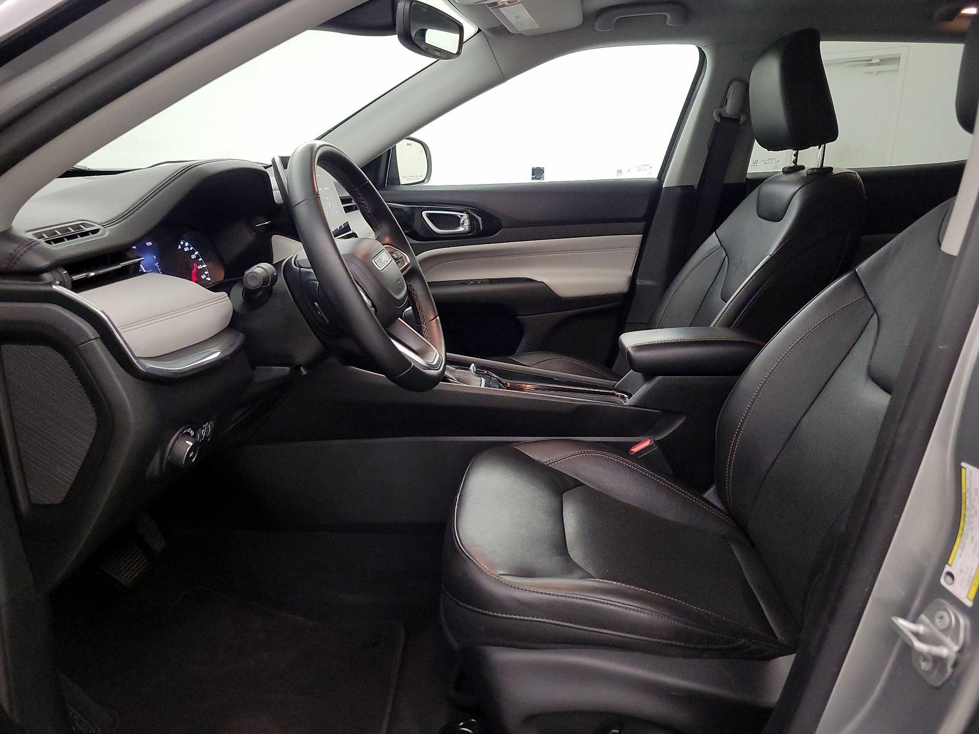 Thumbnail: 2022 Jeep Compass - 11