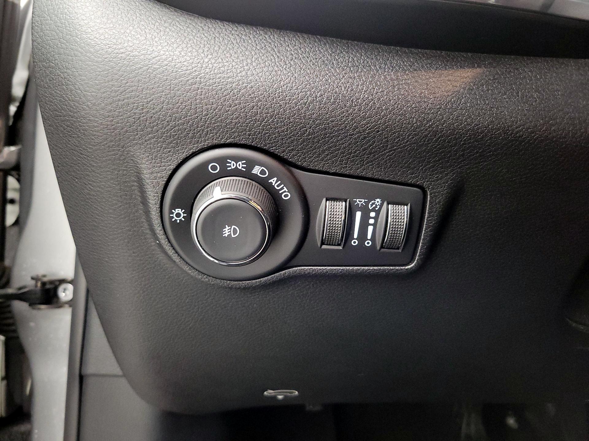 Thumbnail: 2022 Jeep Compass - 13