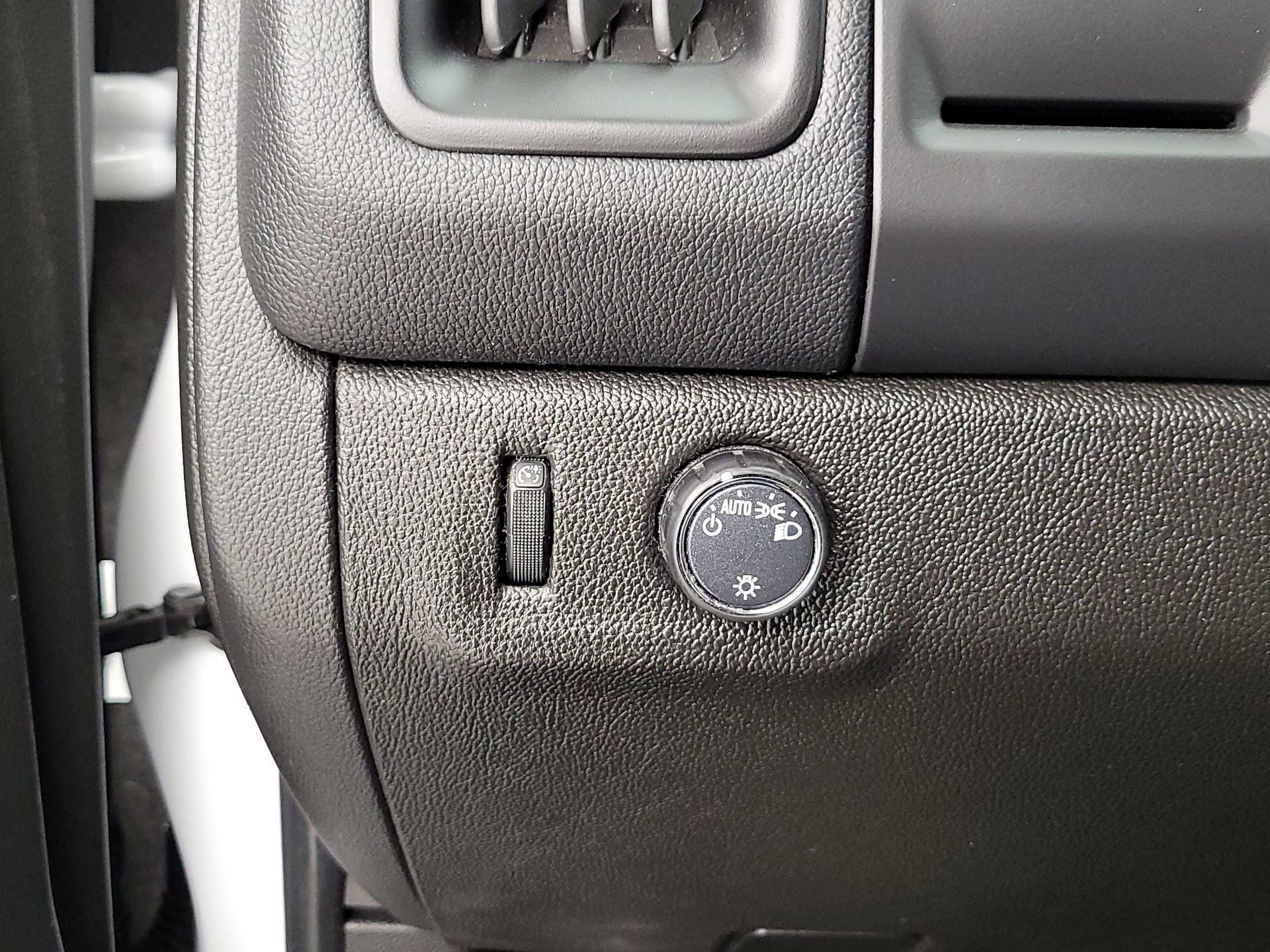 Thumbnail: 2022 Chevrolet Colorado - 13