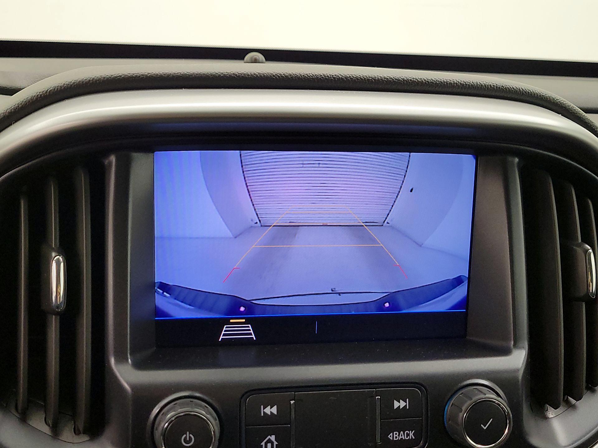 Thumbnail: 2022 Chevrolet Colorado - 14