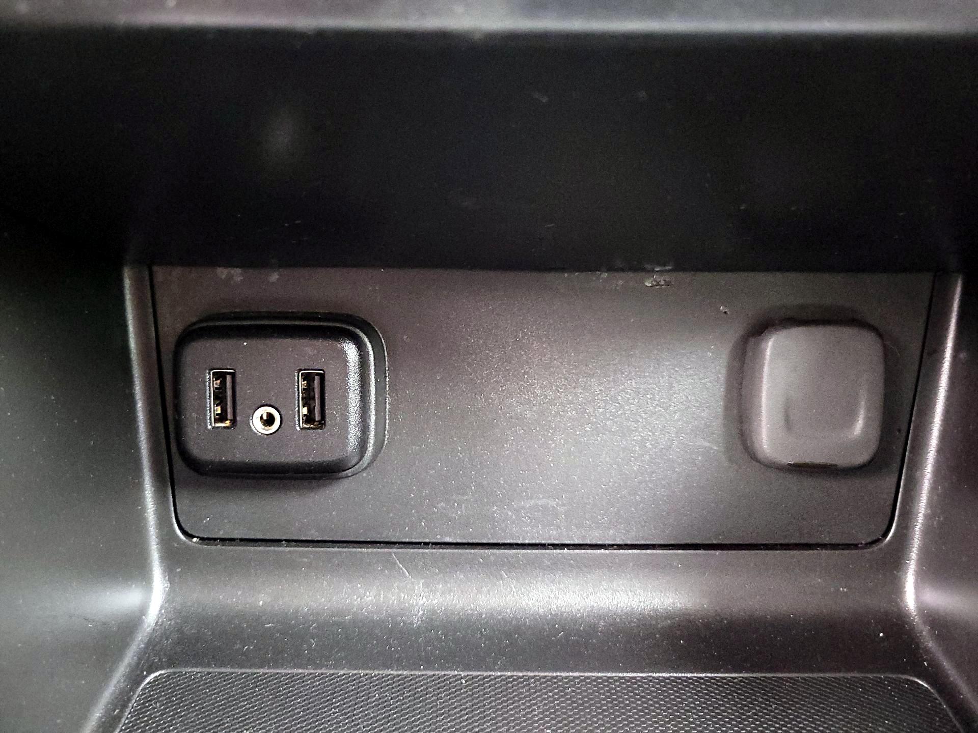 Thumbnail: 2022 Chevrolet Colorado - 18