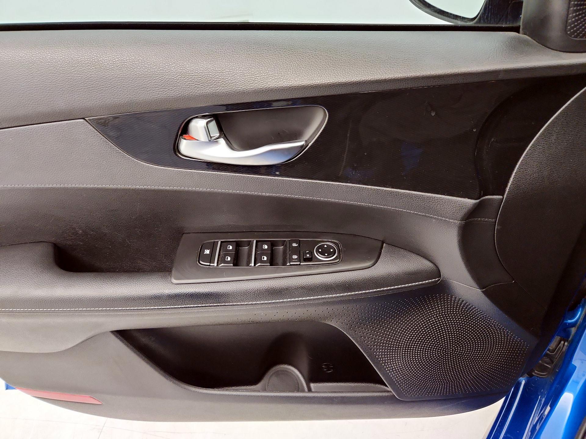 Thumbnail: 2023 Kia Forte - 12