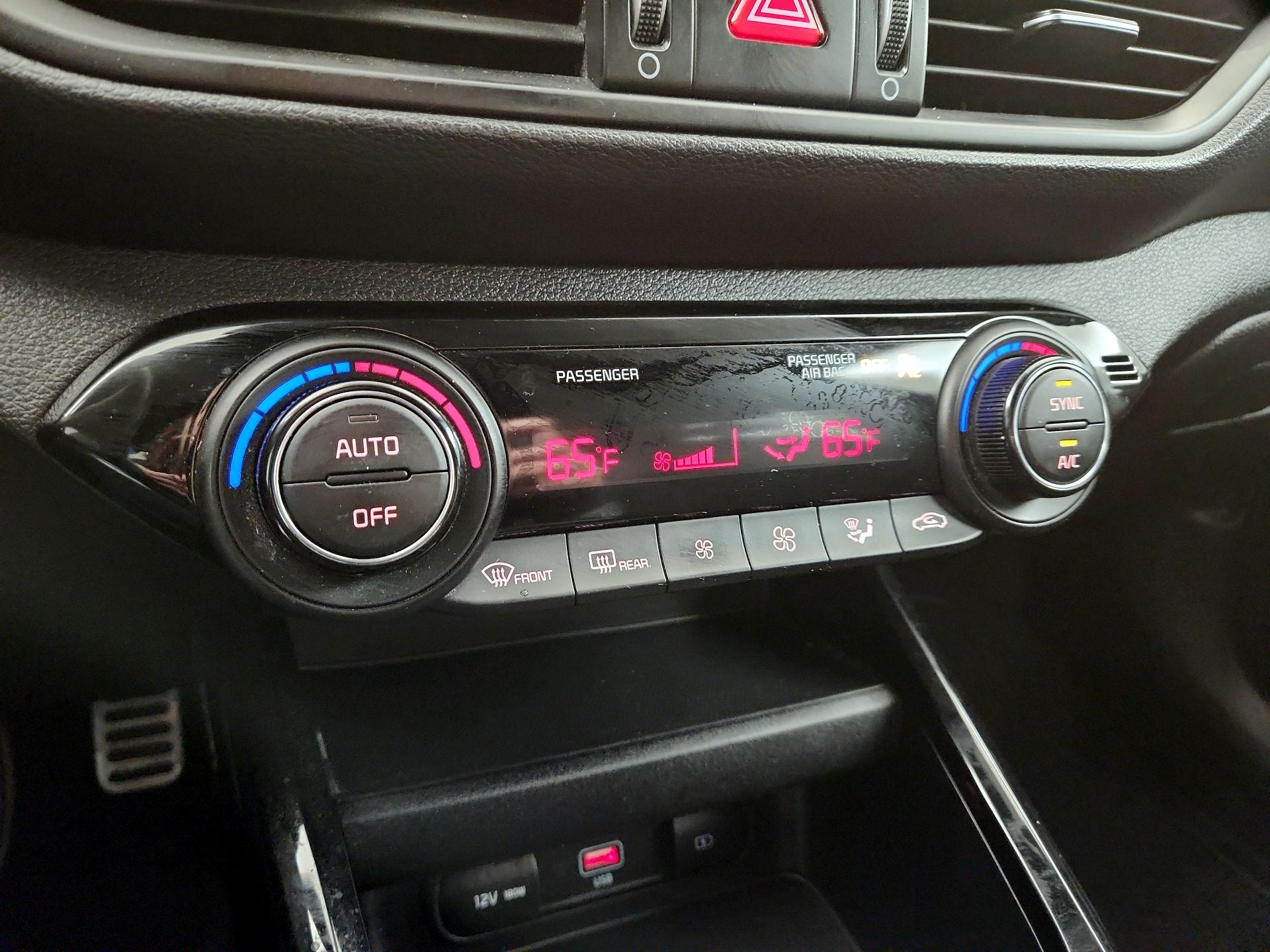 Thumbnail: 2023 Kia Forte - 17