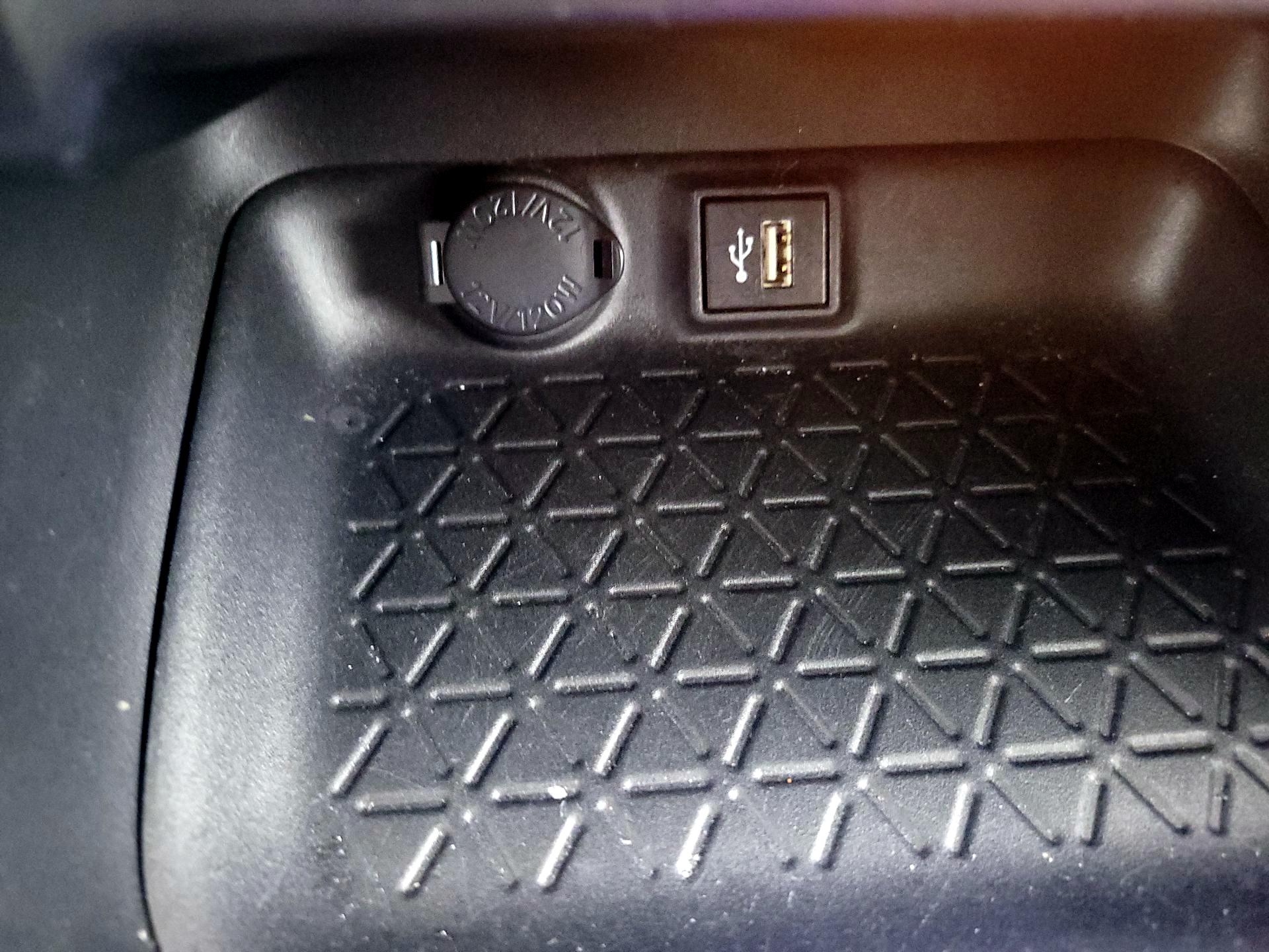 Thumbnail: 2024 Toyota RAV4 - 18