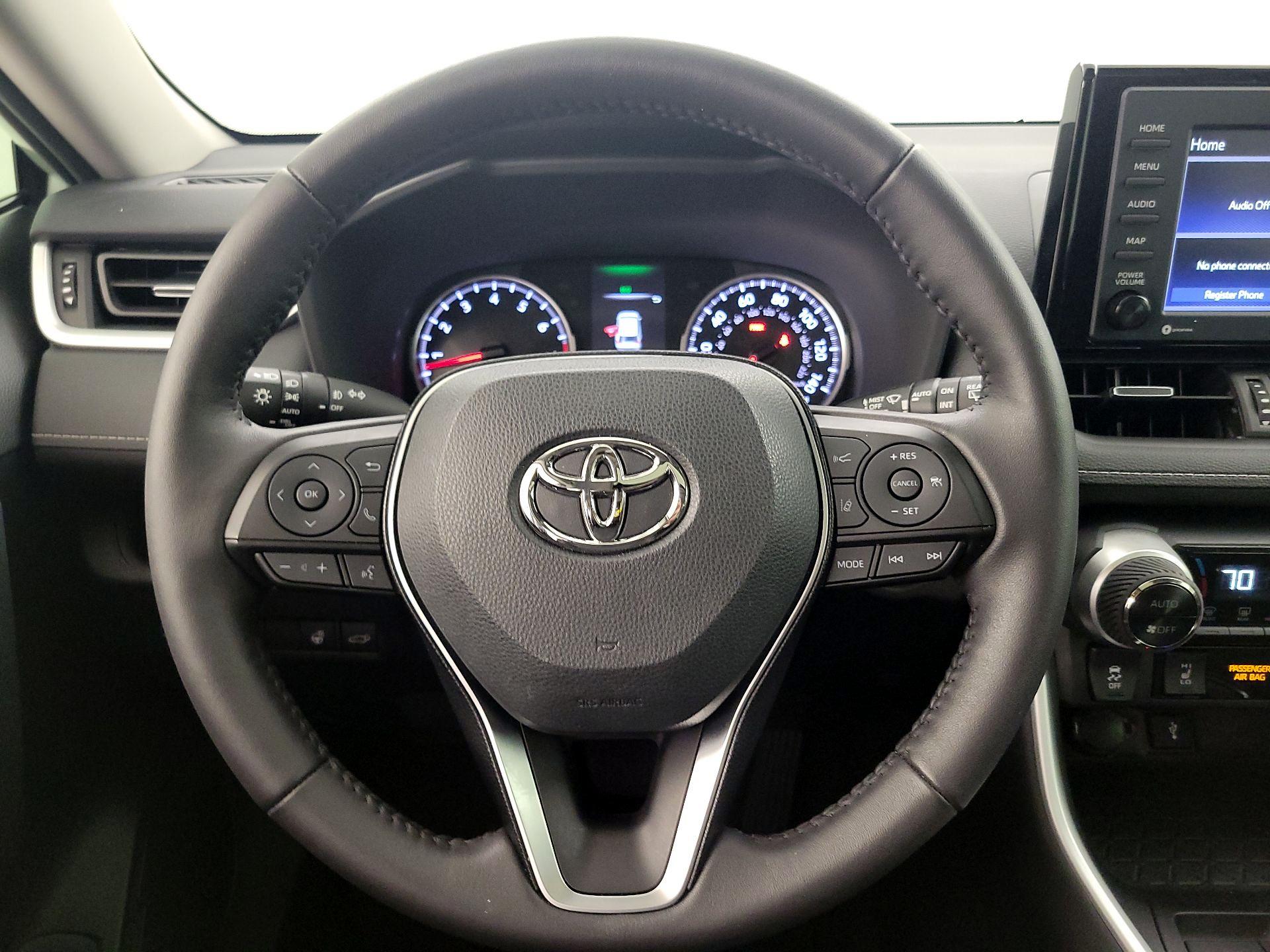 Thumbnail: 2021 Toyota RAV4 - 10