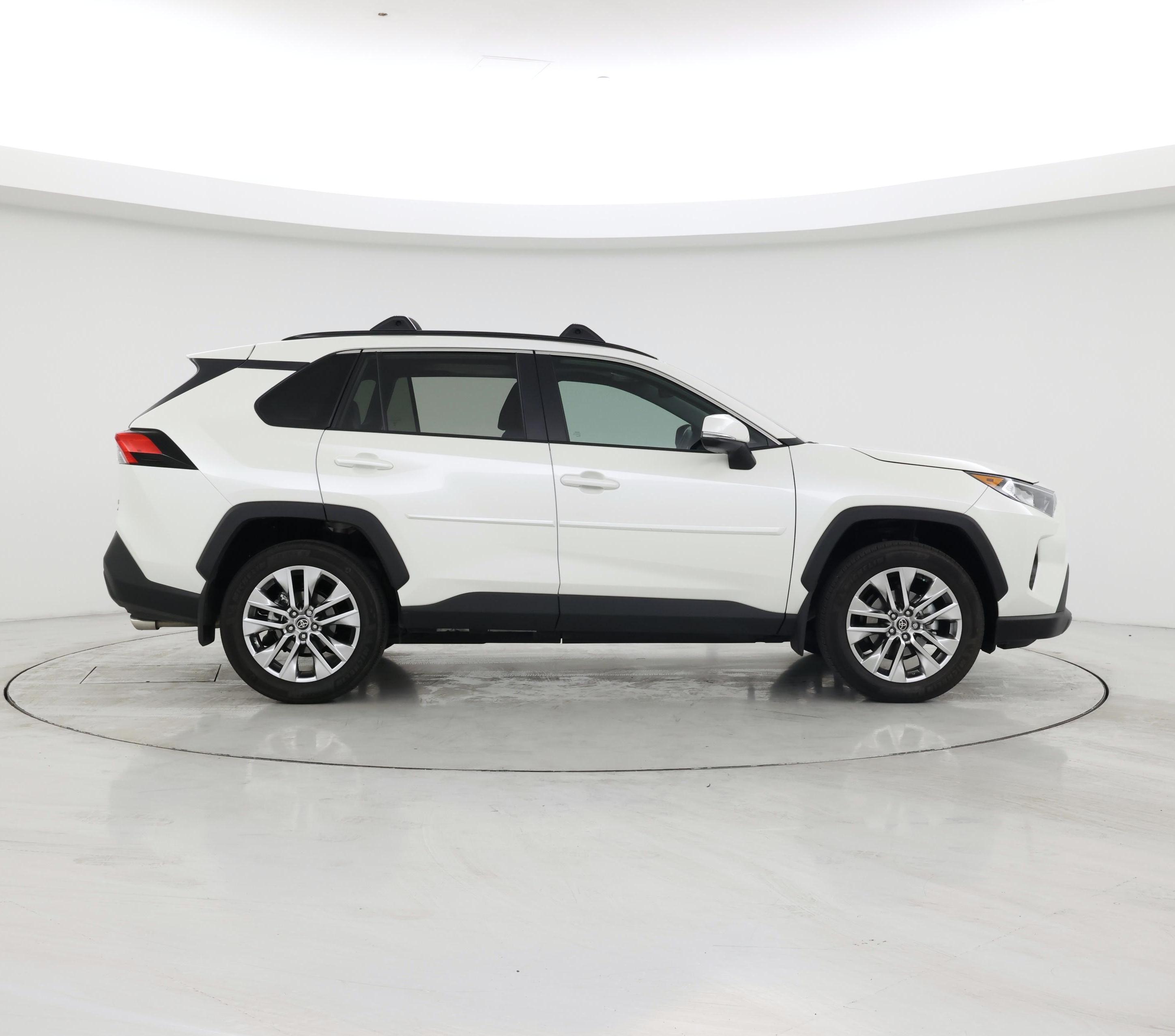 Thumbnail: 2021 Toyota RAV4 - 7