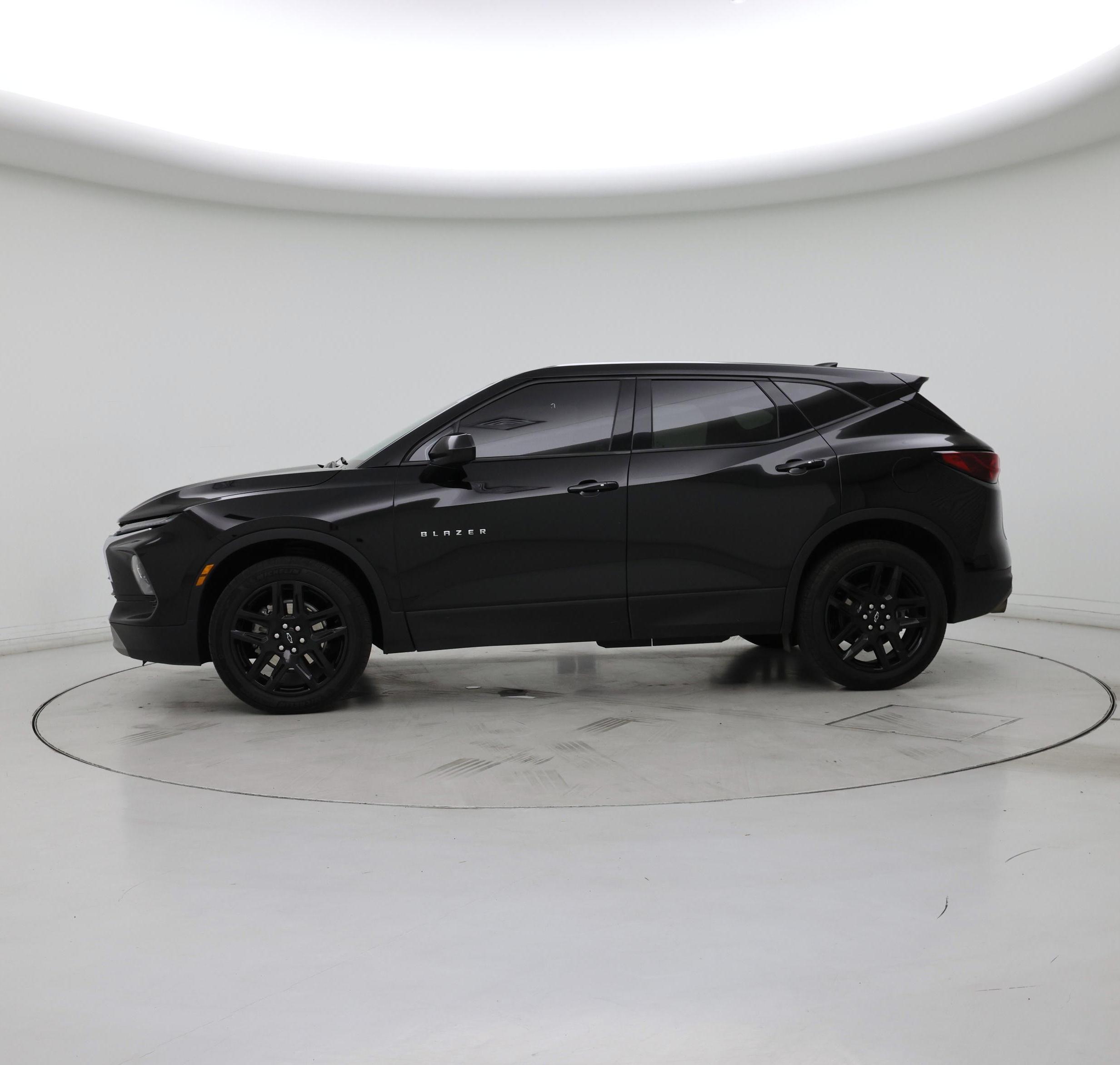 Thumbnail: 2023 Chevrolet Blazer - 3