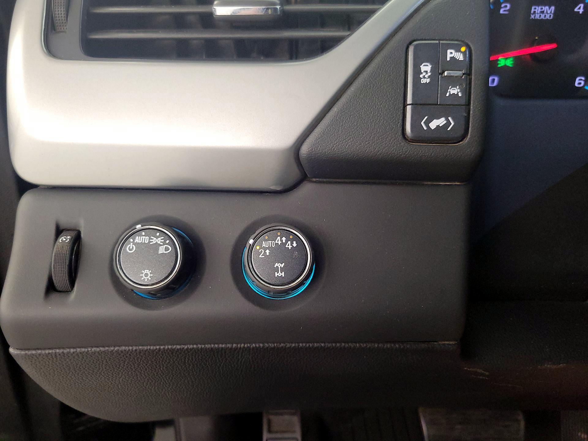 Thumbnail: 2020 Chevrolet Tahoe - 13