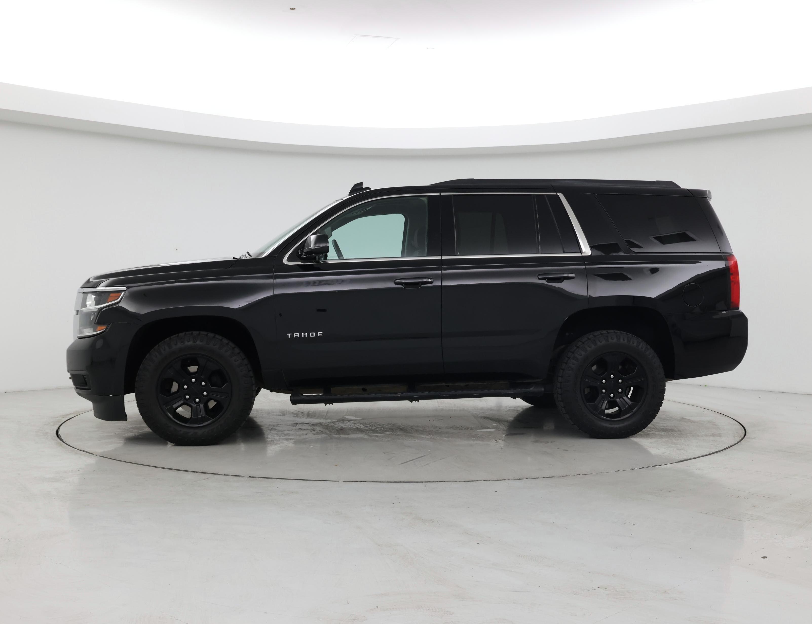 Thumbnail: 2020 Chevrolet Tahoe - 3
